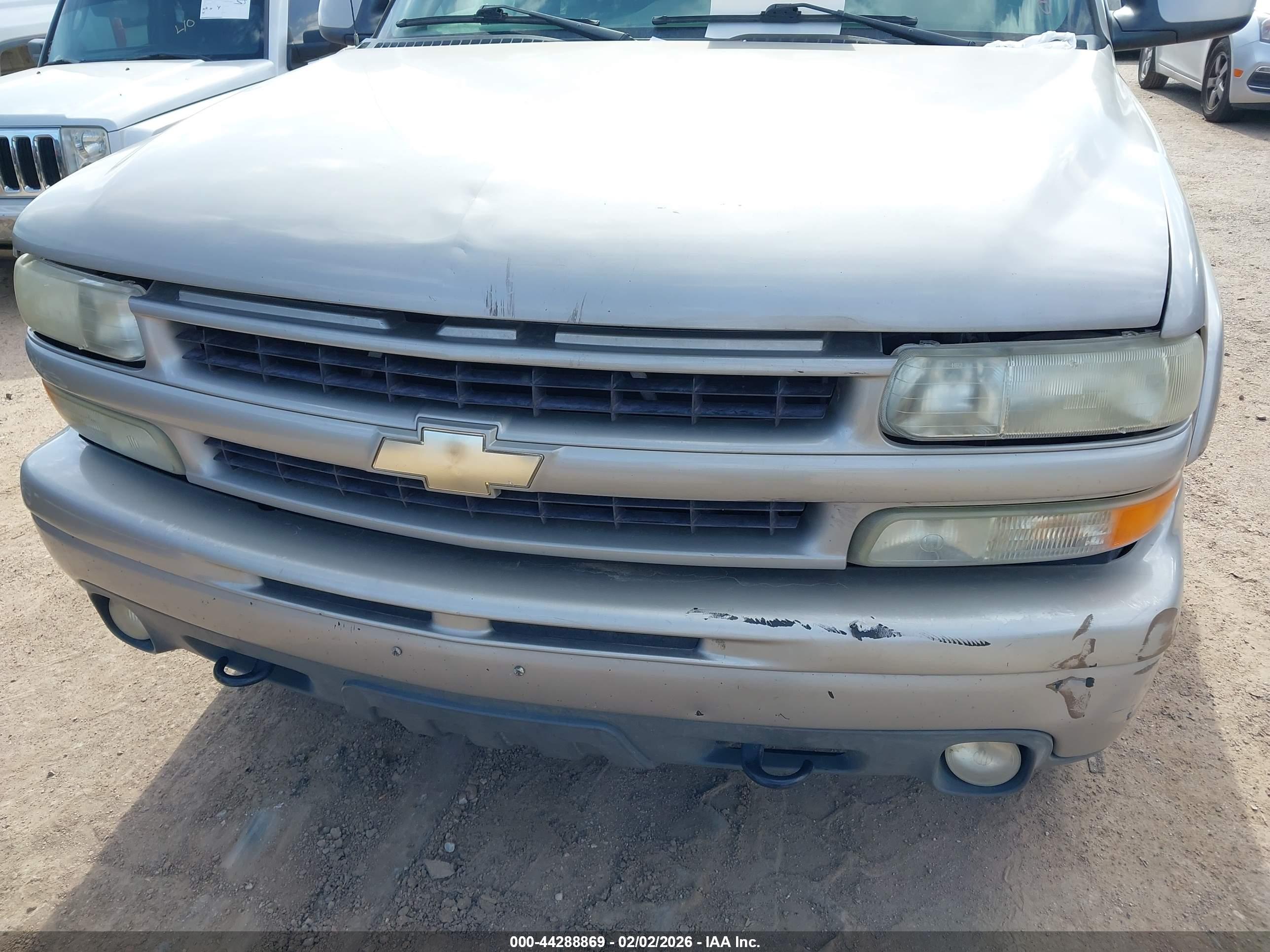 CHEVROLET TAHOE image 6