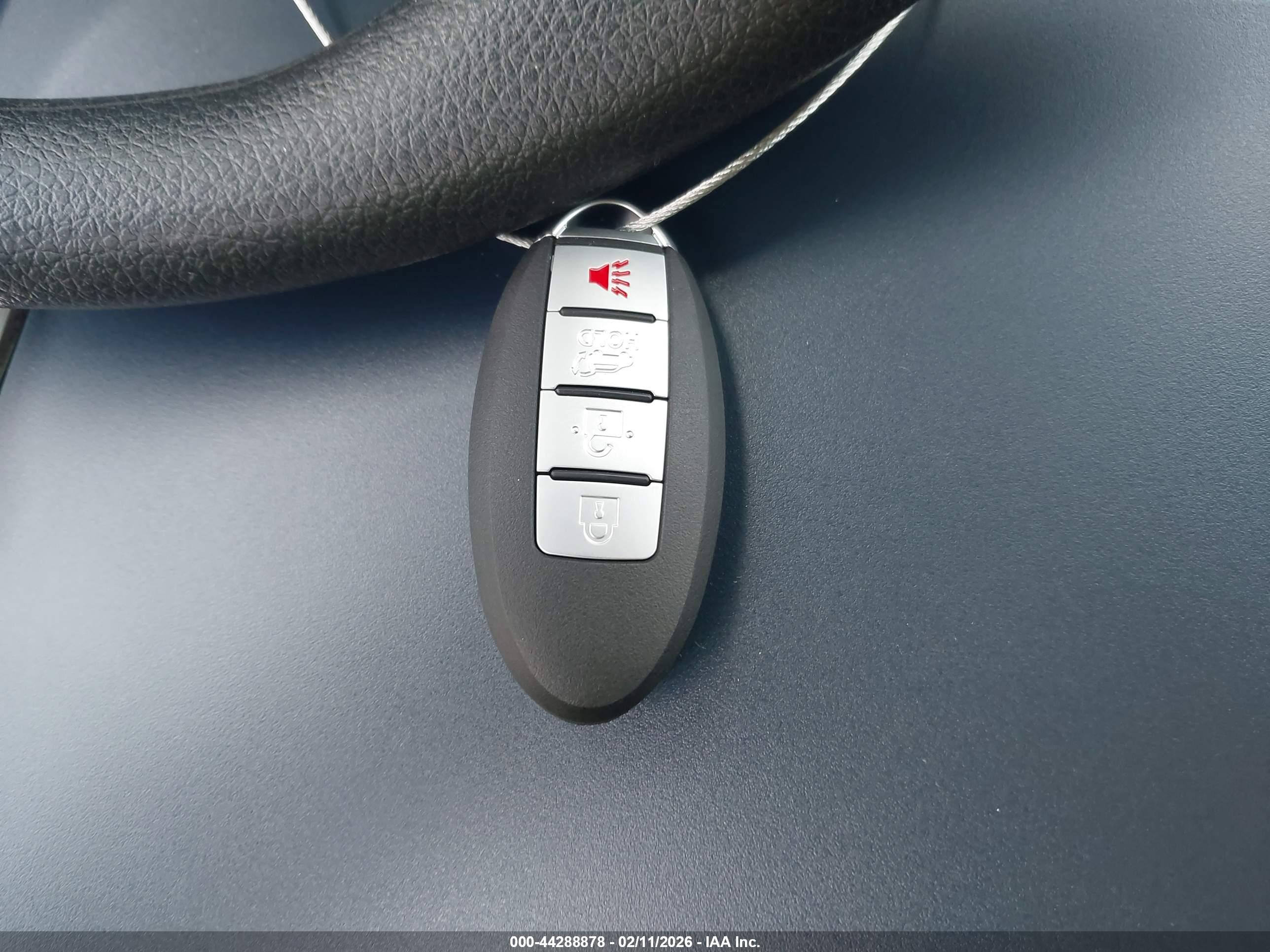 NISSAN ROGUE image 11
