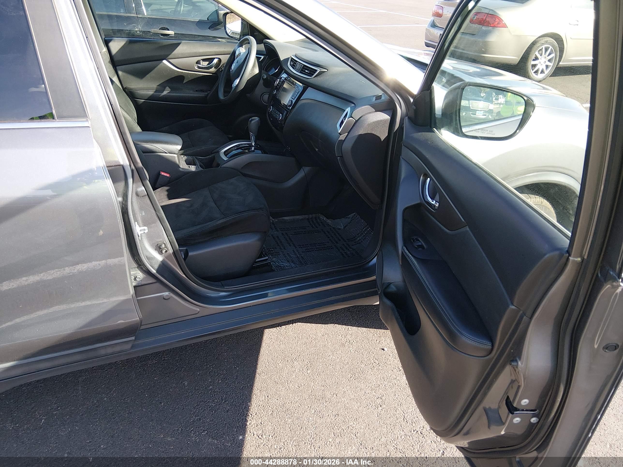 NISSAN ROGUE image 5