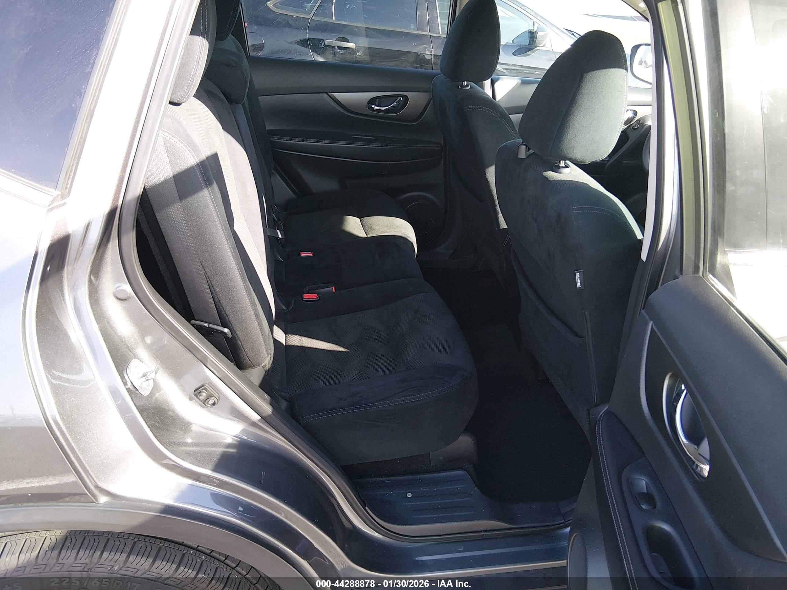 NISSAN ROGUE image 8