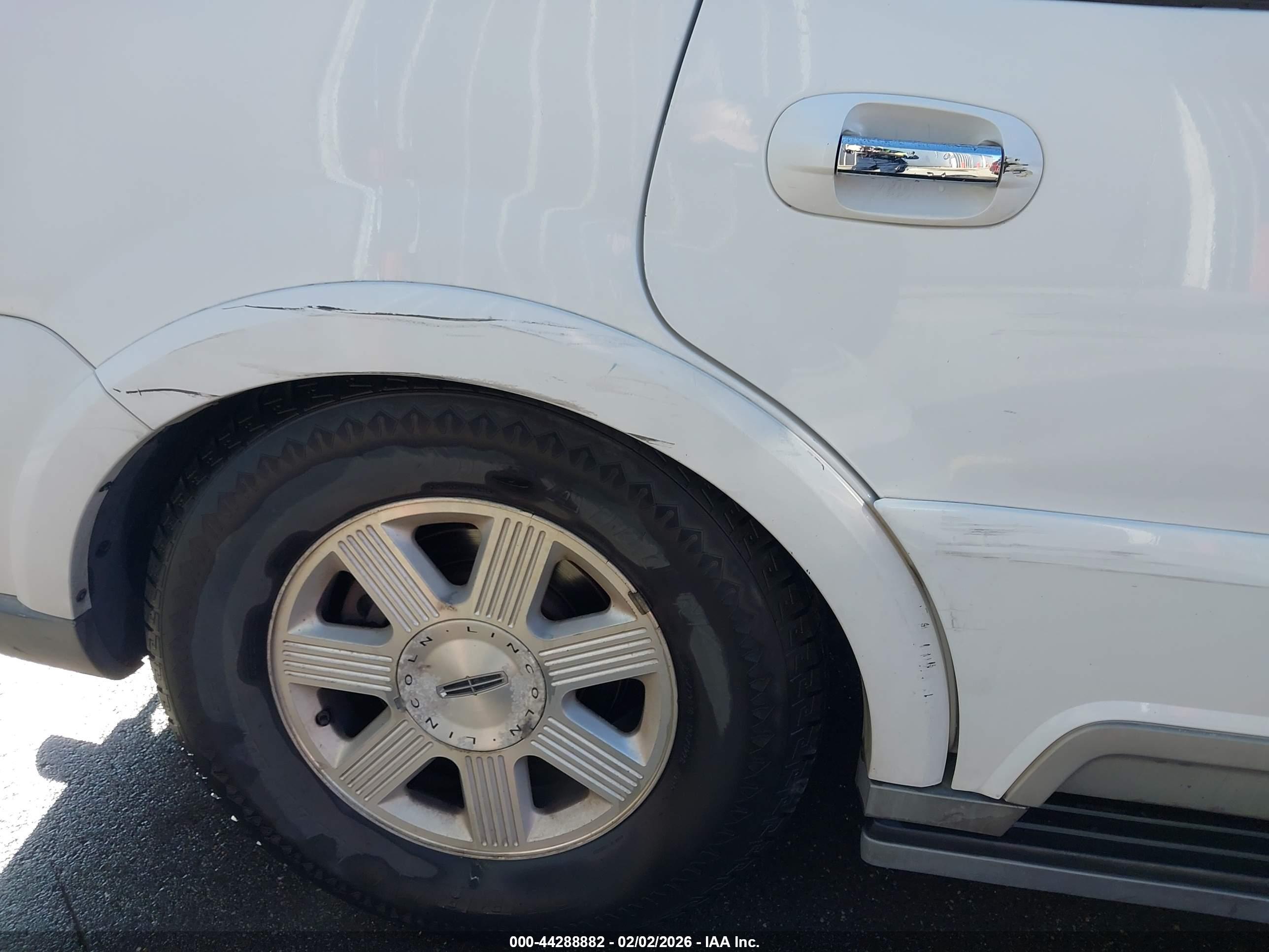 LINCOLN NAVIGATOR image 6