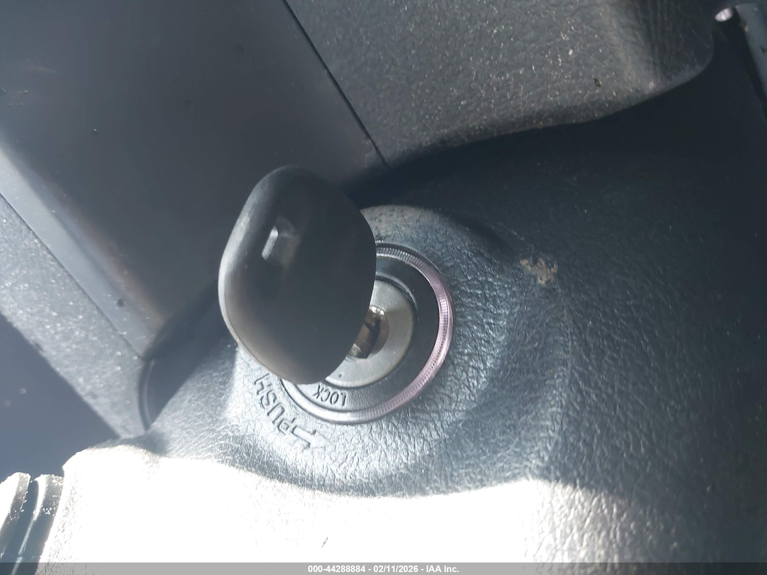 TOYOTA CAMRY image 11