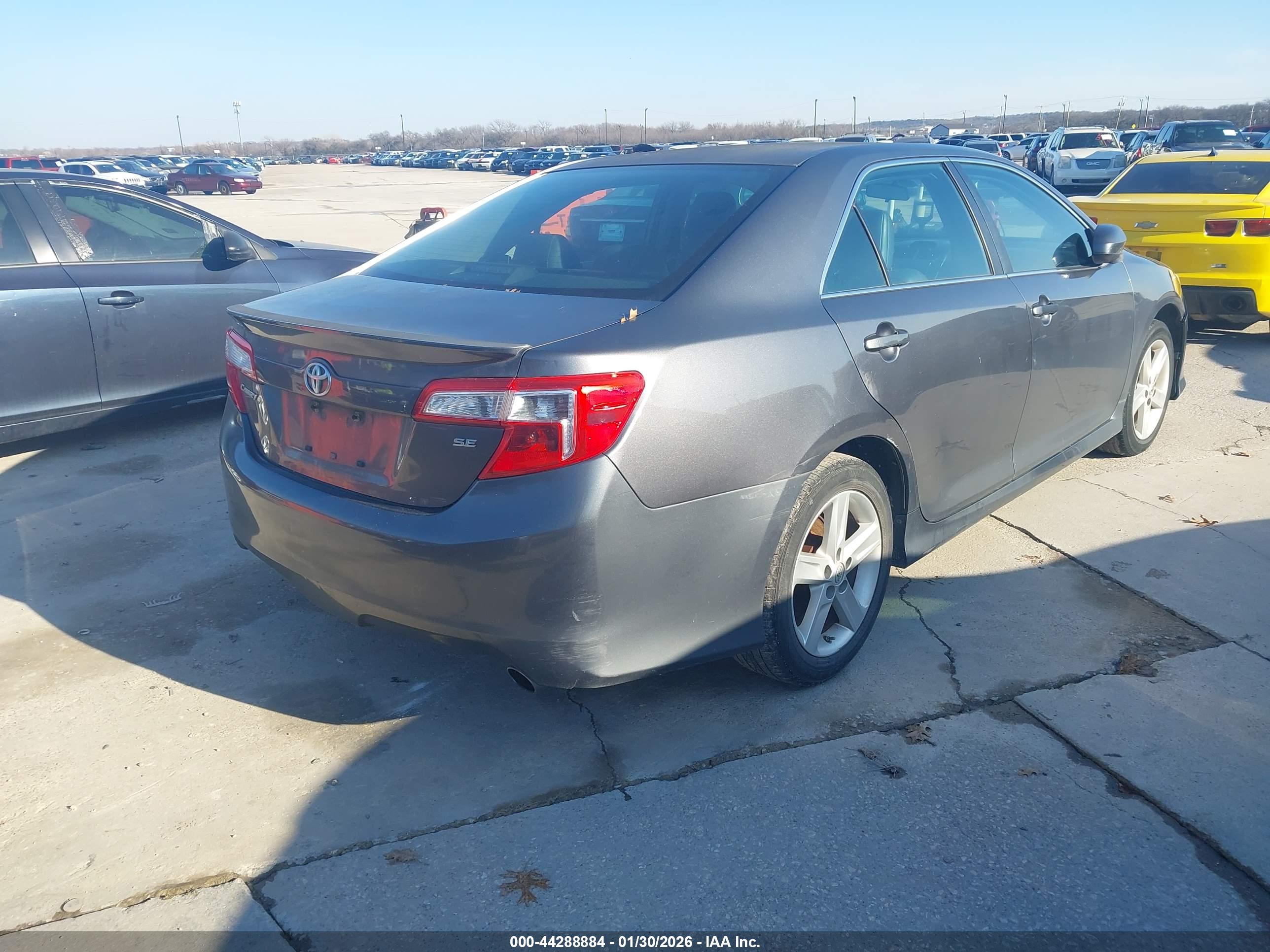 TOYOTA CAMRY image 4