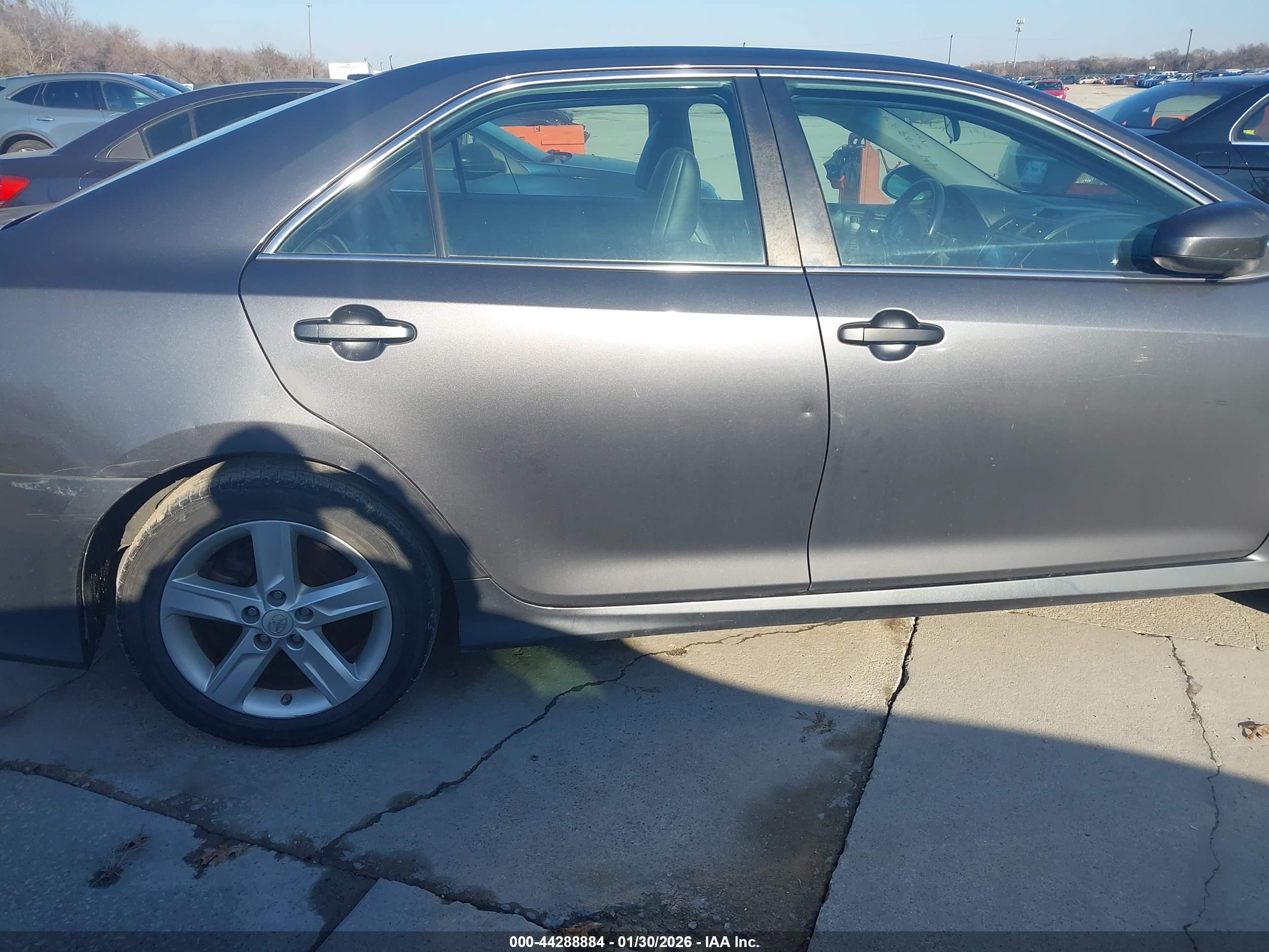 TOYOTA CAMRY image 6