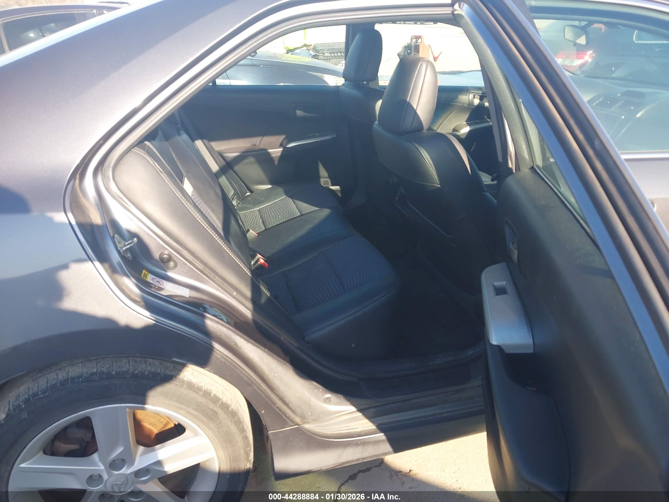 TOYOTA CAMRY image 8