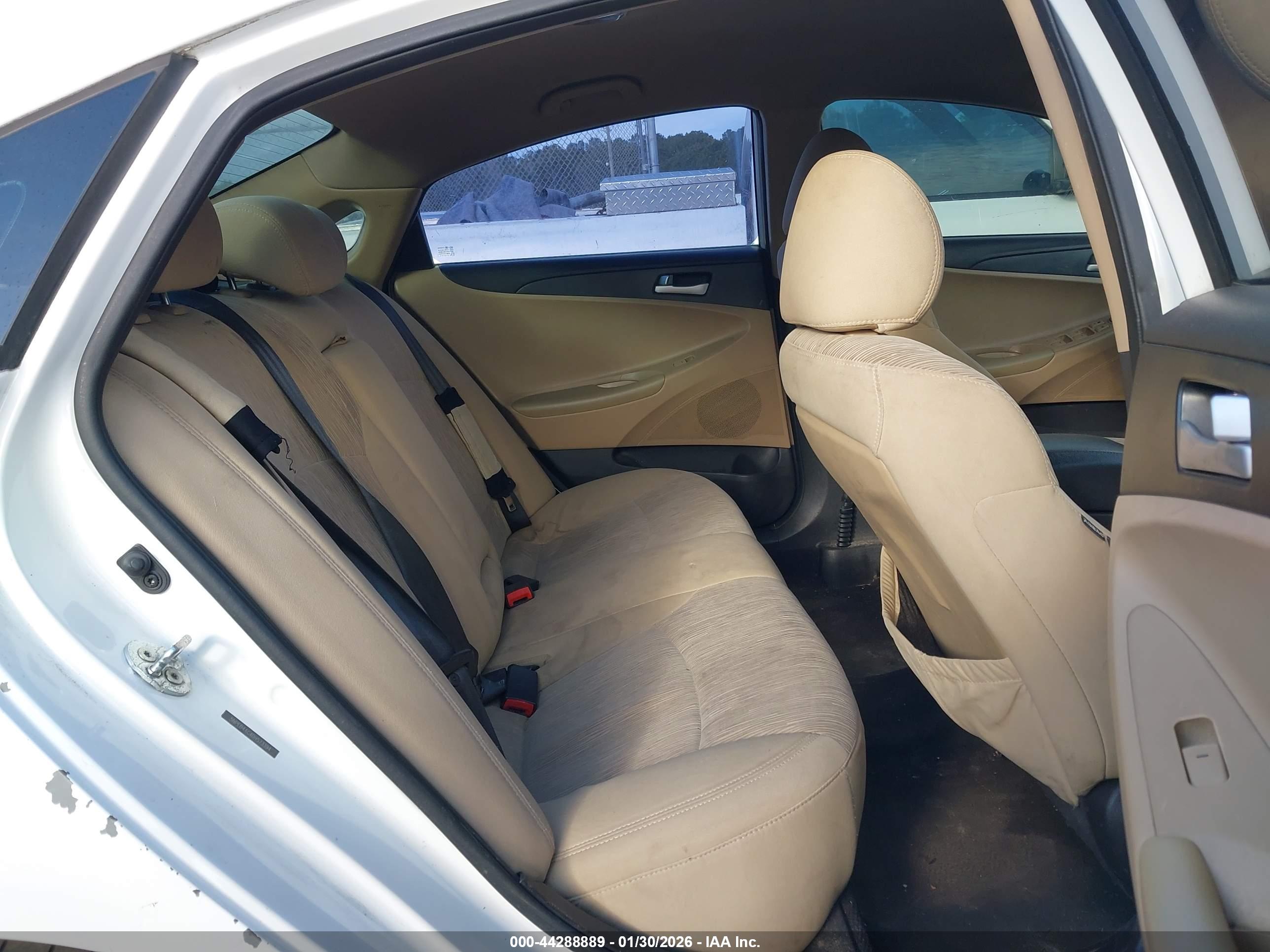 HYUNDAI SONATA image 8