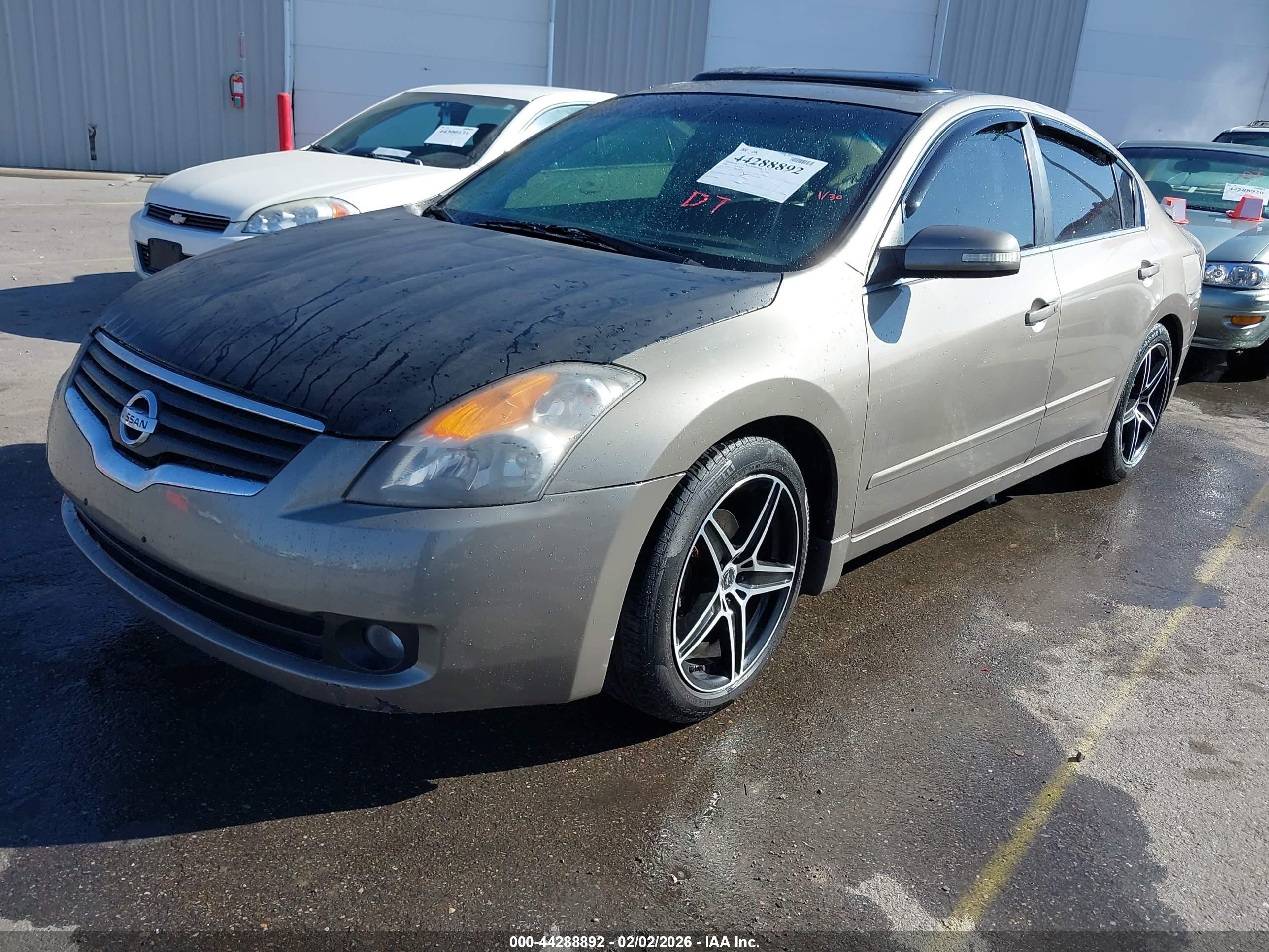 NISSAN ALTIMA image 2