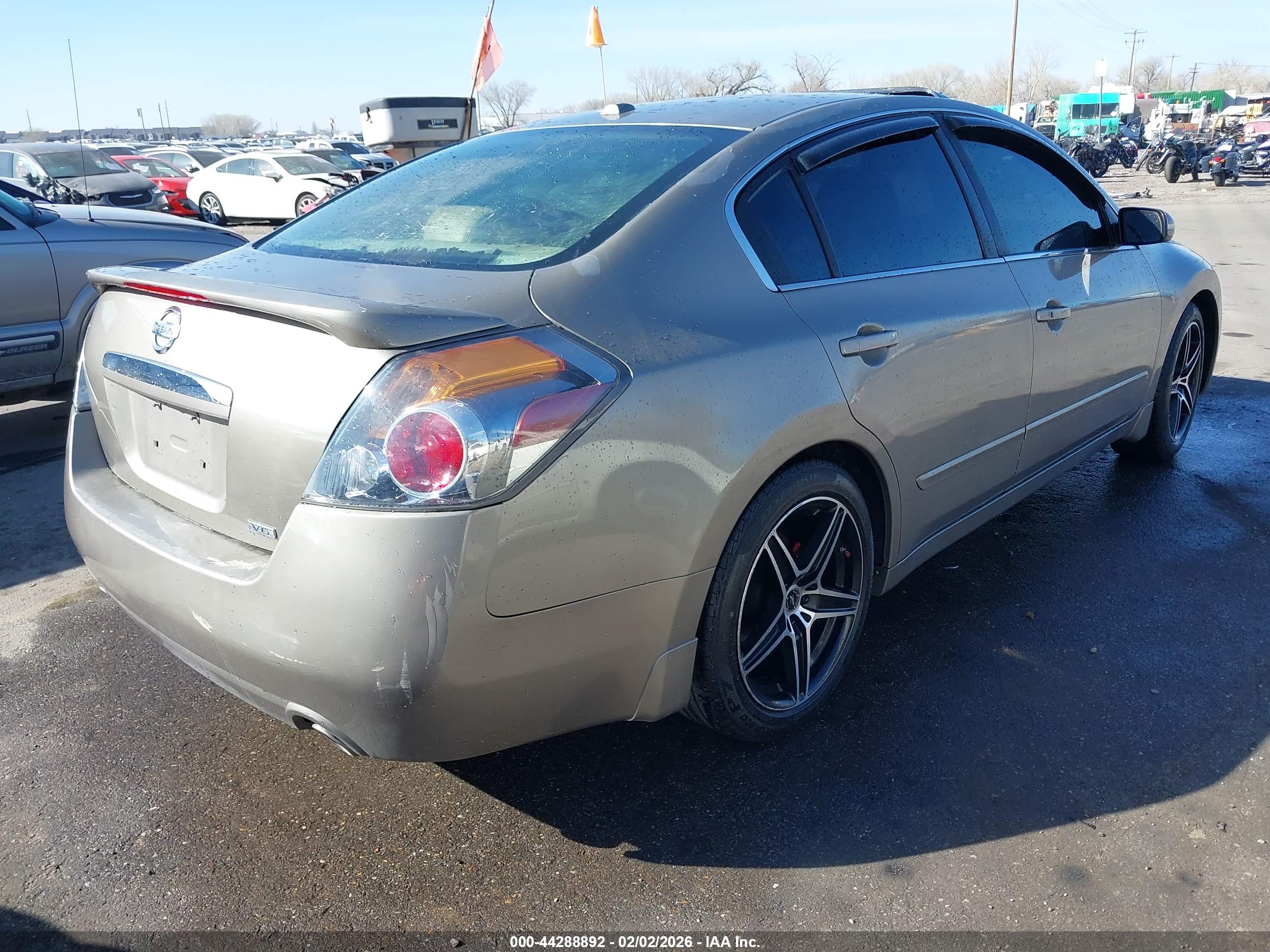 NISSAN ALTIMA image 4