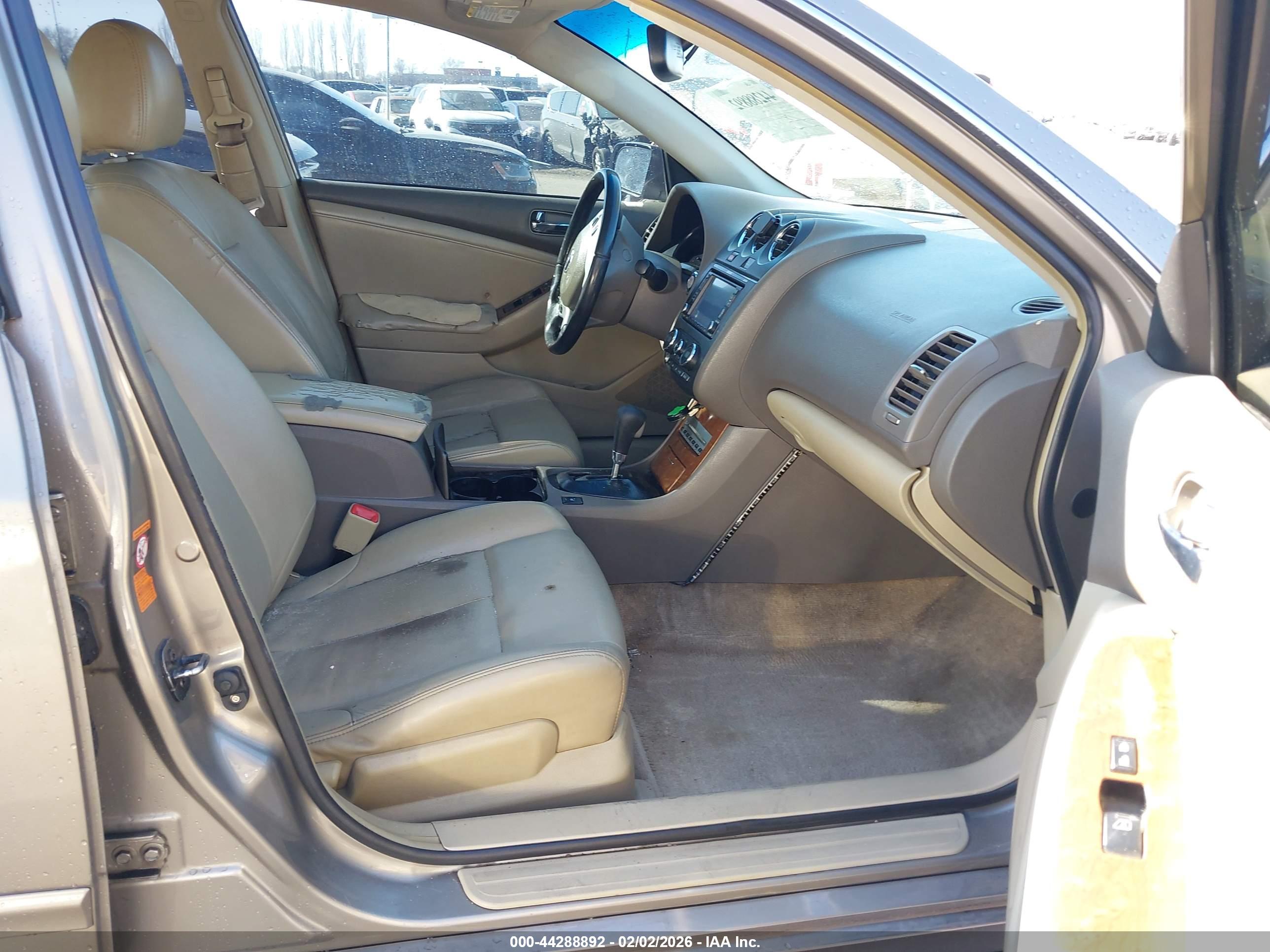 NISSAN ALTIMA image 5