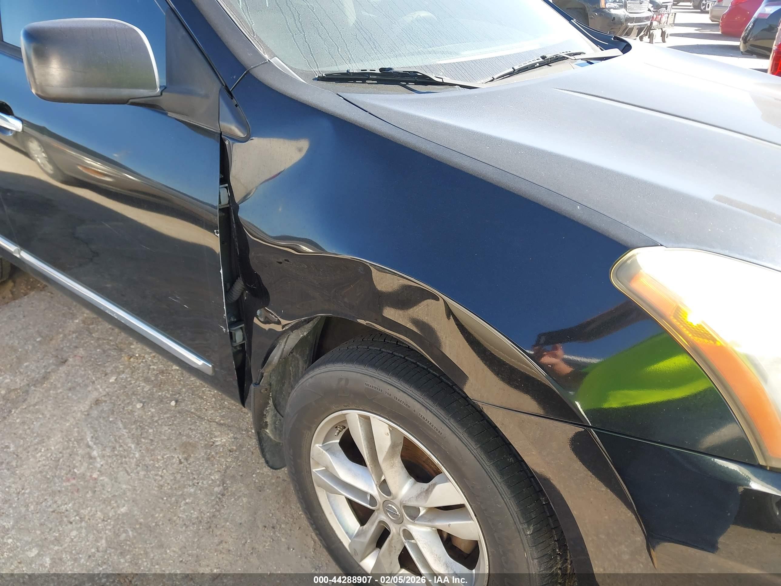NISSAN ROGUE image 6