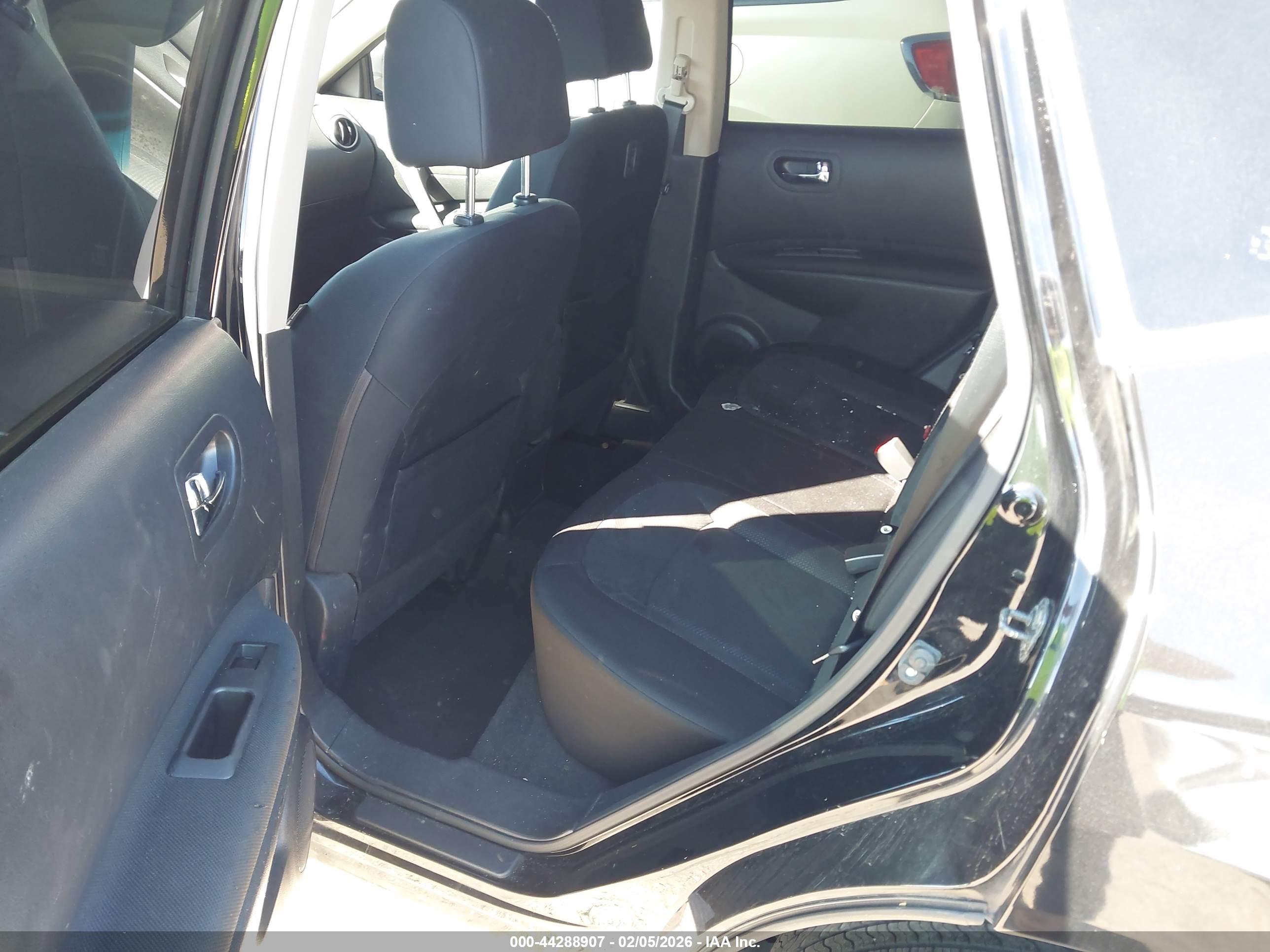 NISSAN ROGUE image 8