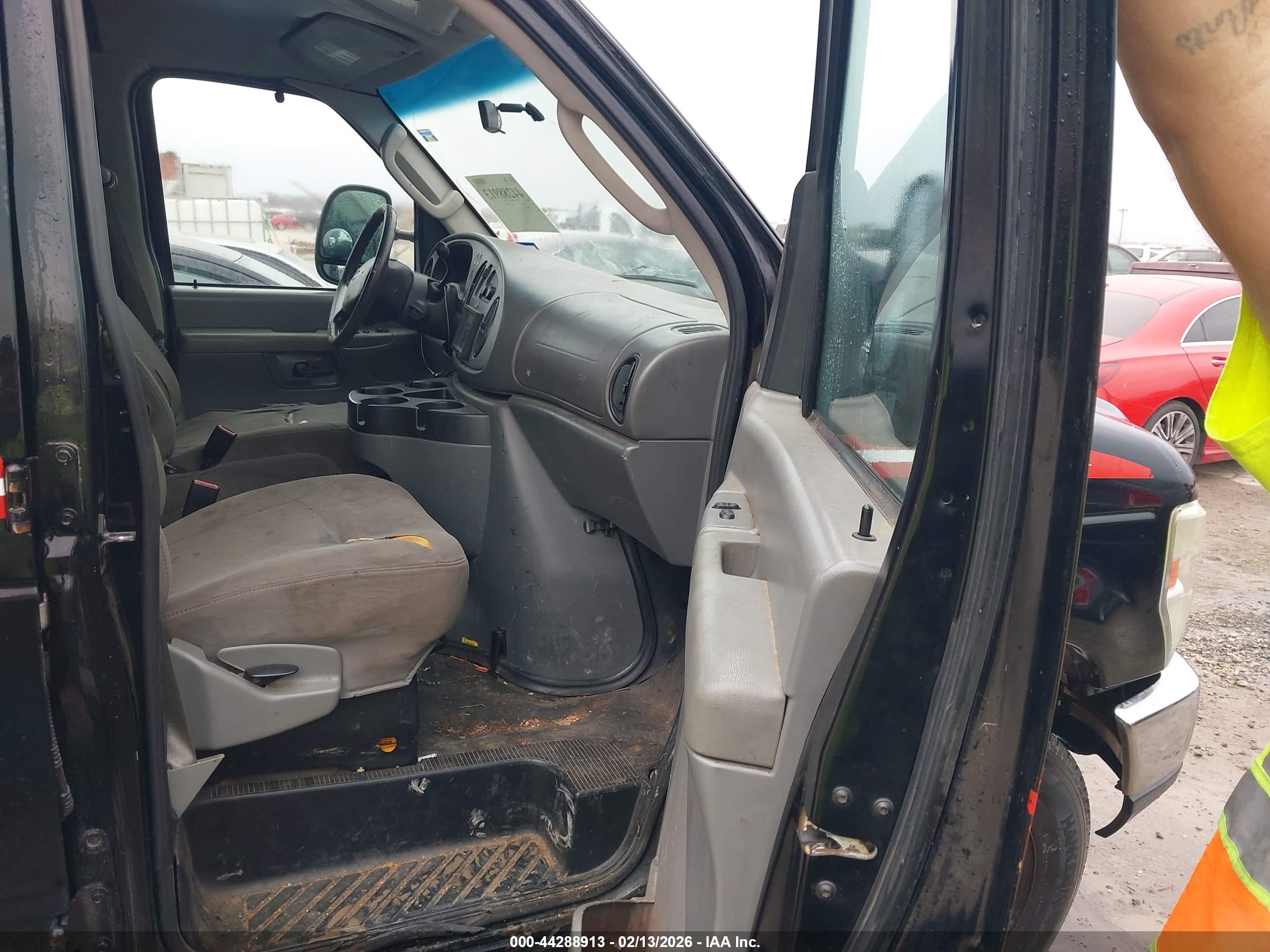 FORD E-350 image 5