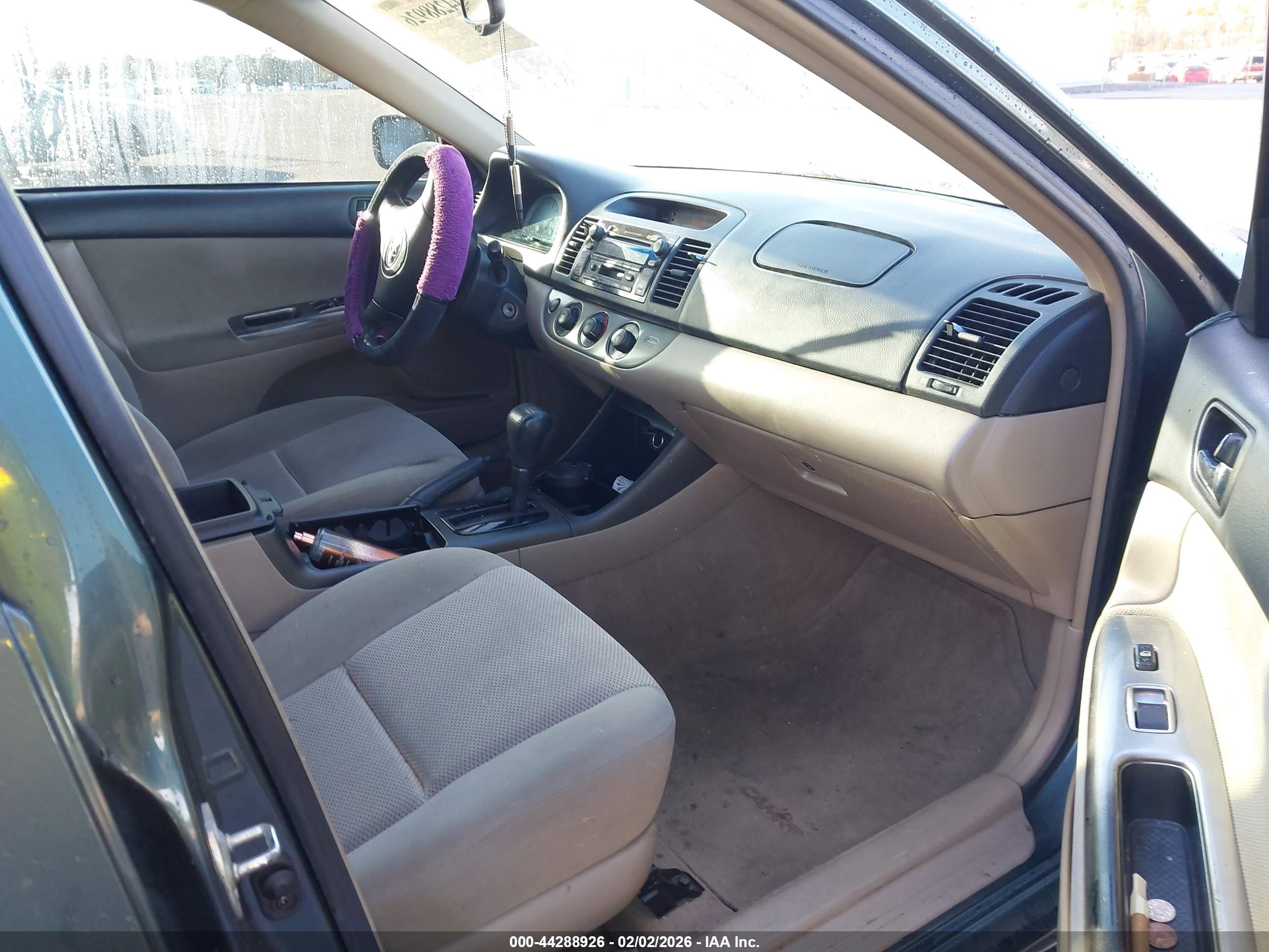 TOYOTA CAMRY image 5