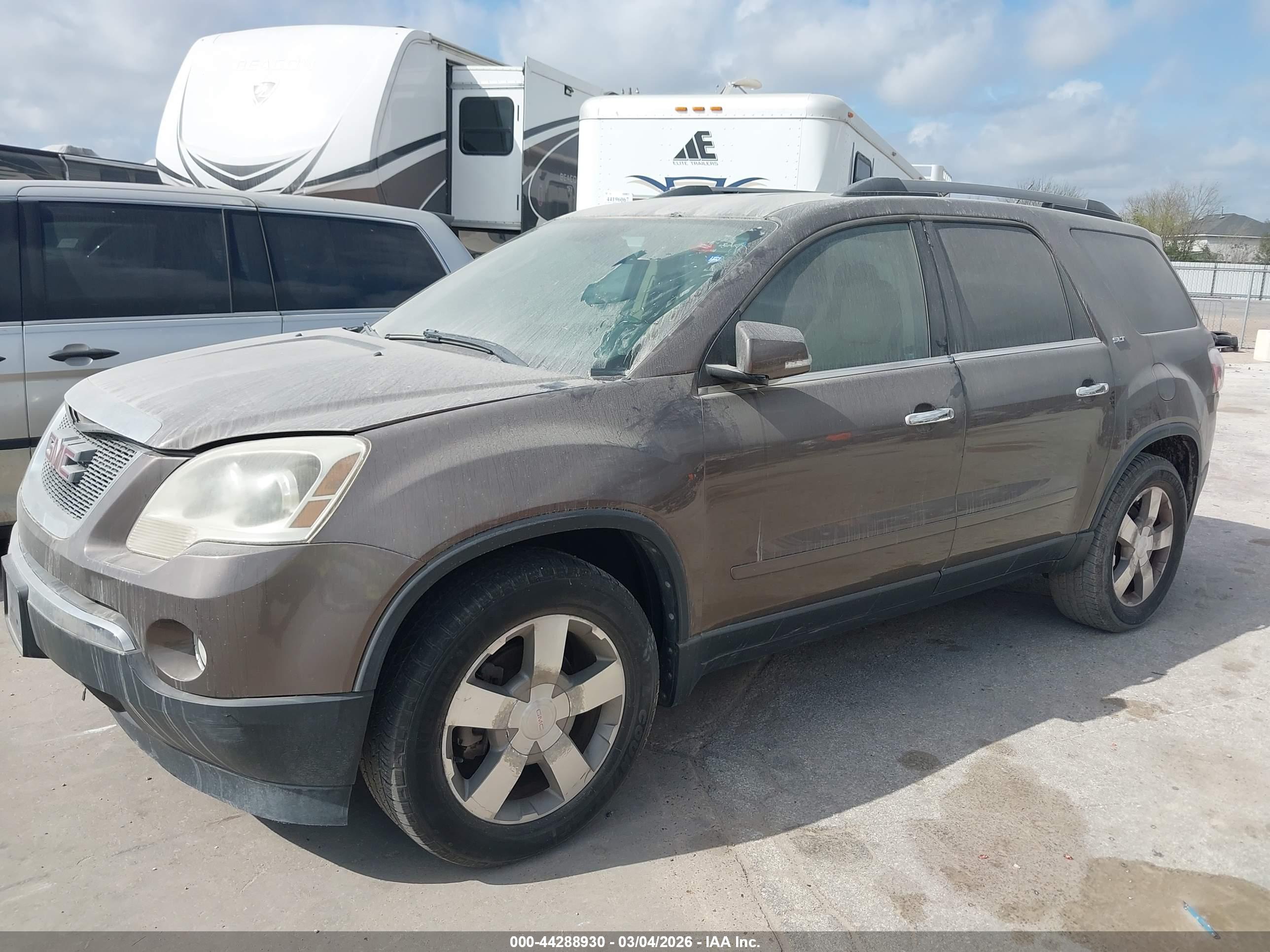 GMC ACADIA image 2