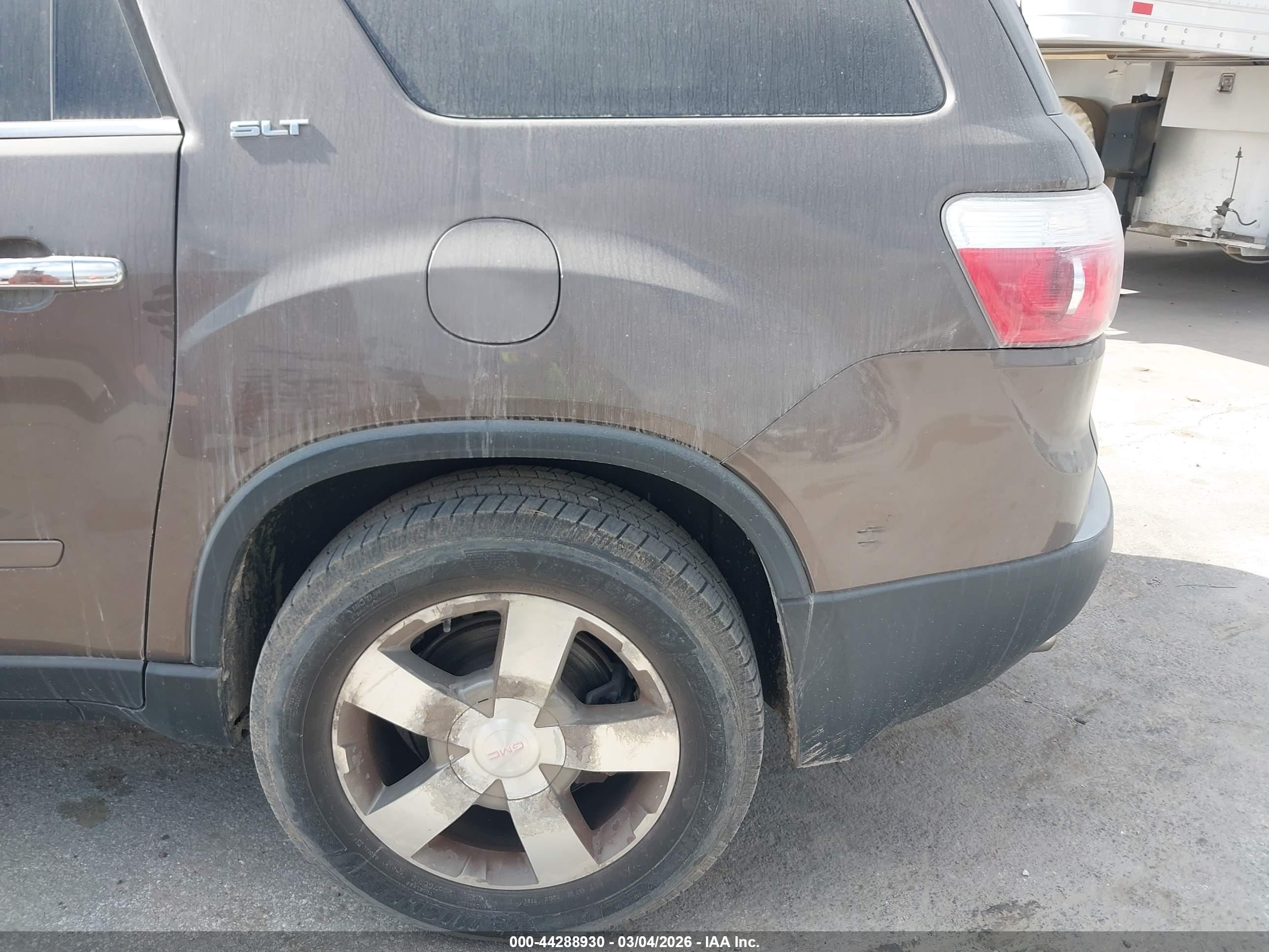 GMC ACADIA image 6