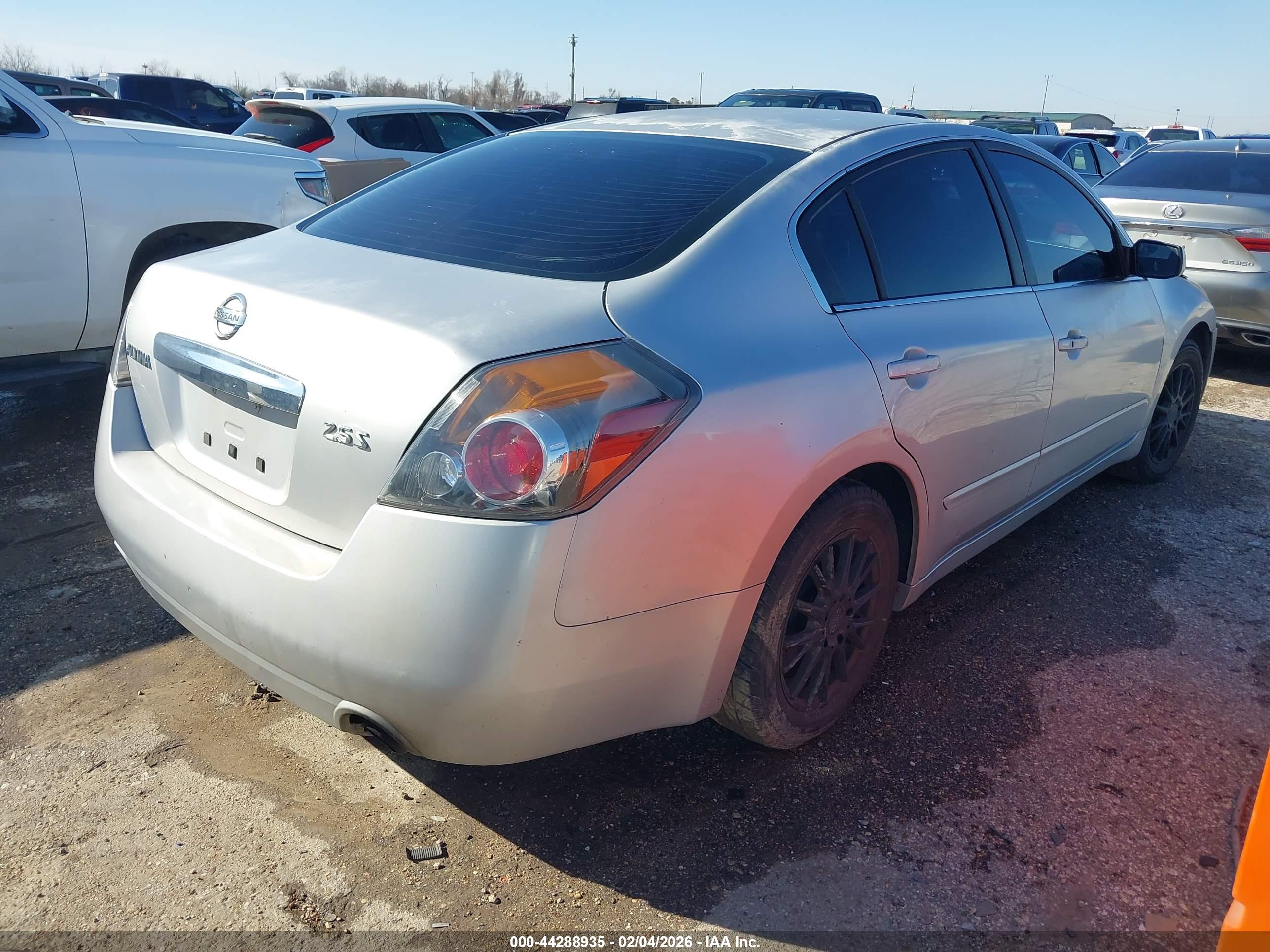 NISSAN ALTIMA image 4