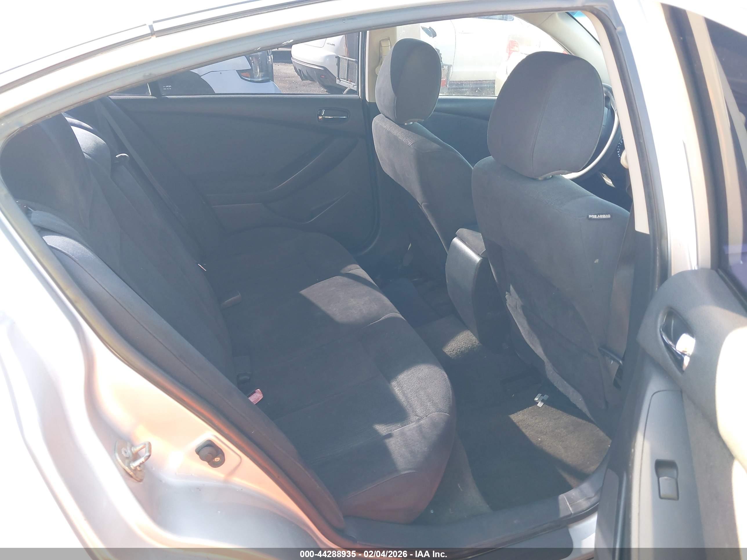 NISSAN ALTIMA image 8