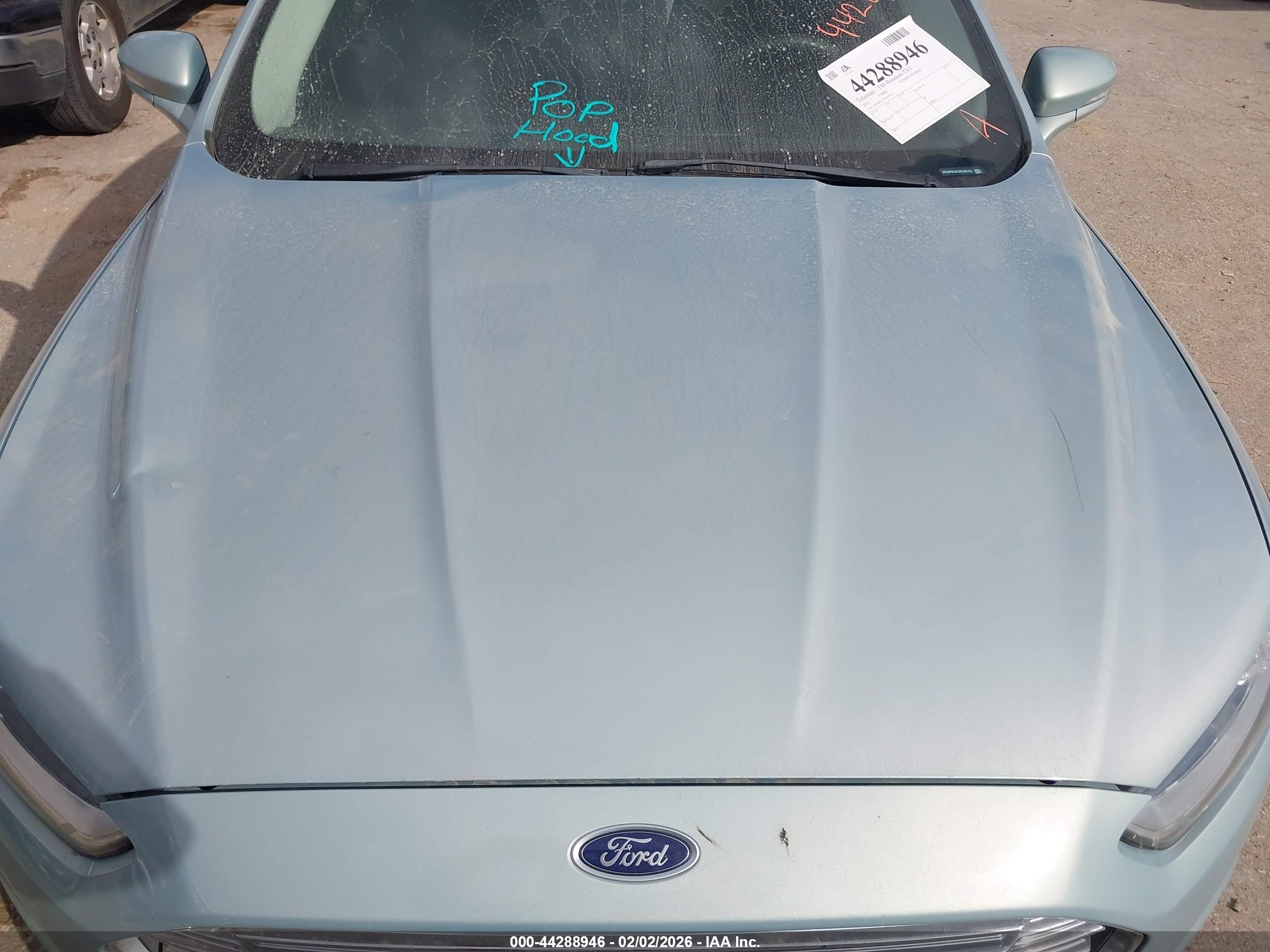 FORD FUSION image 10