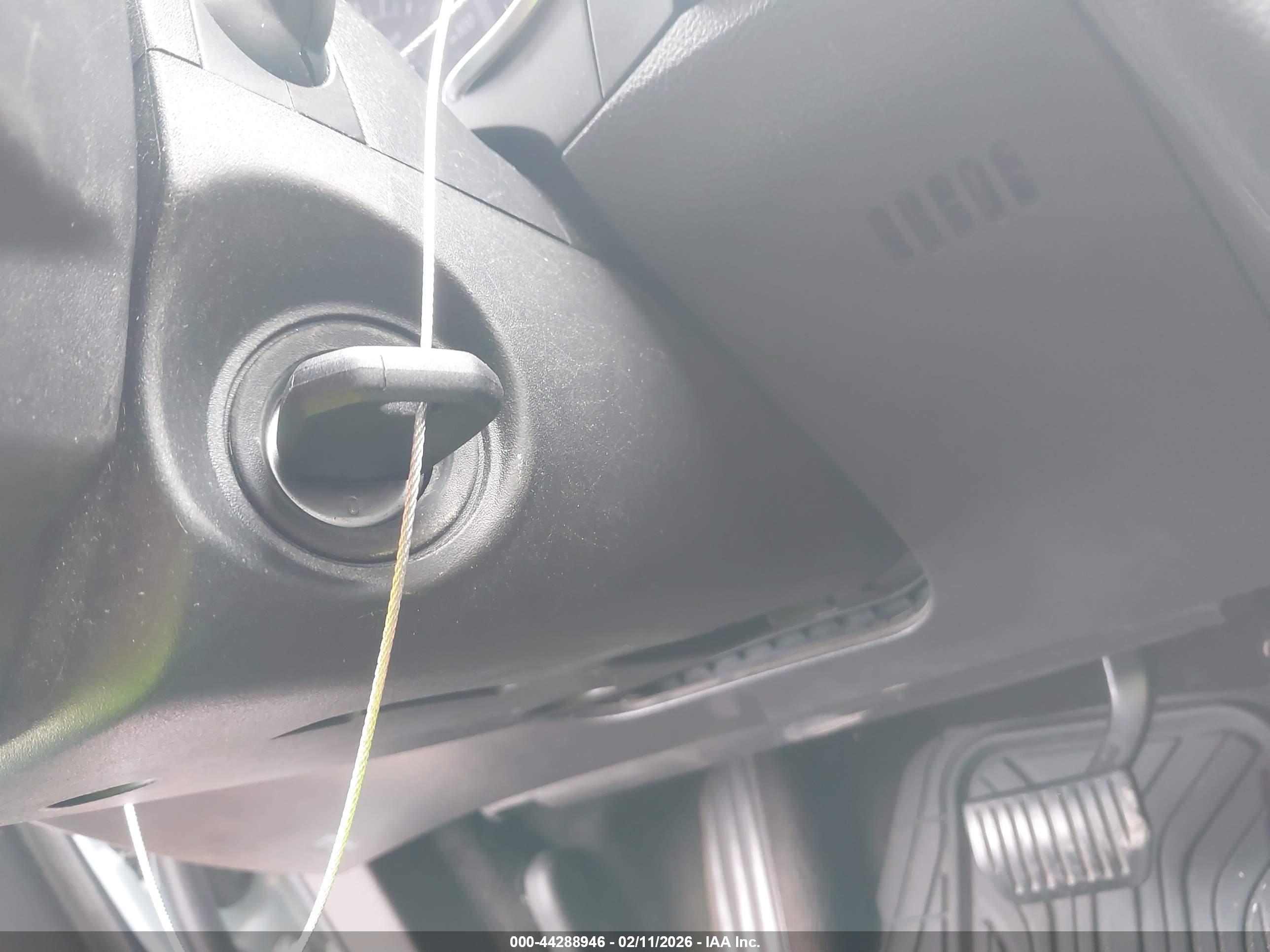 FORD FUSION image 11