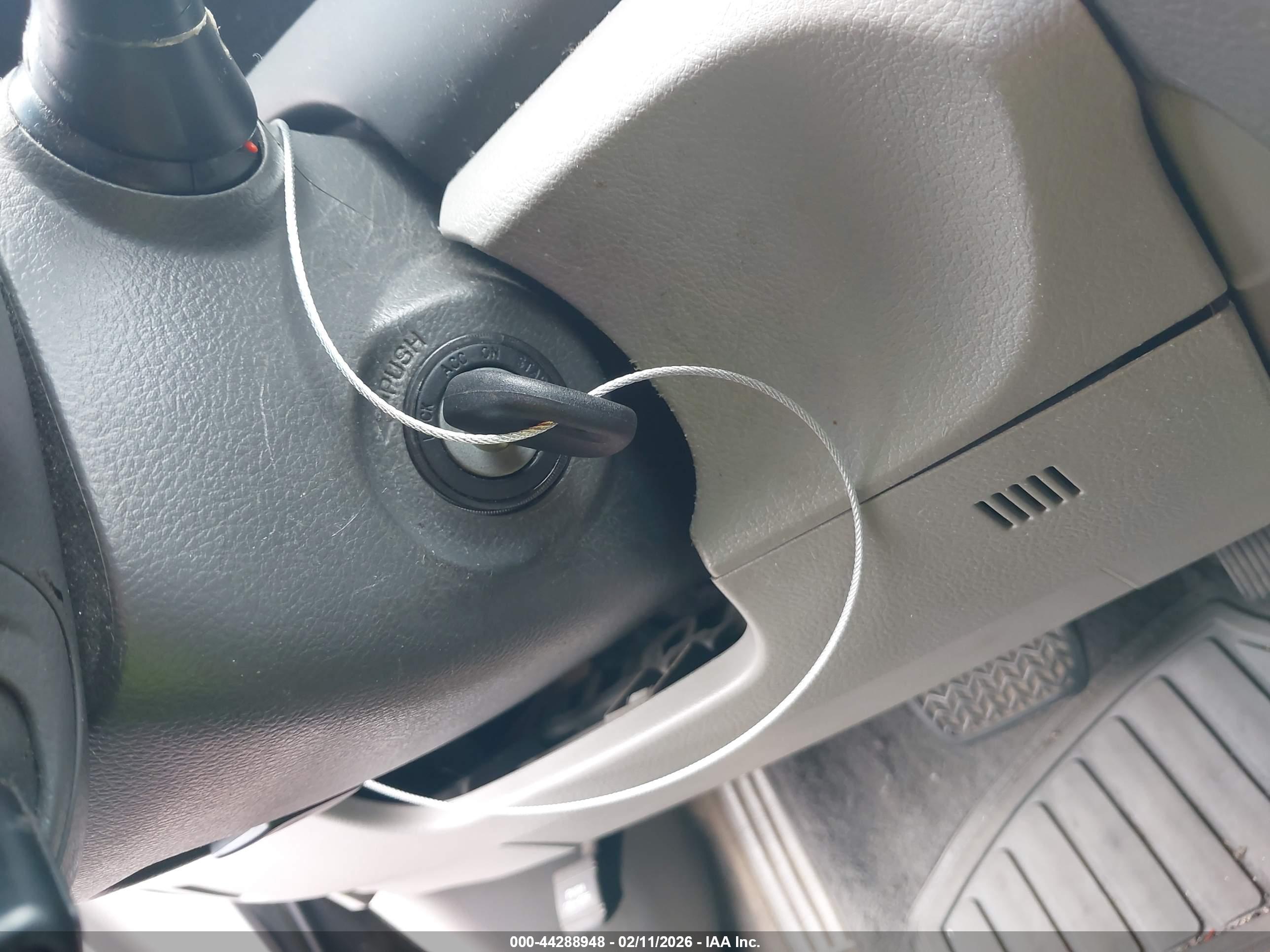 TOYOTA CAMRY image 11