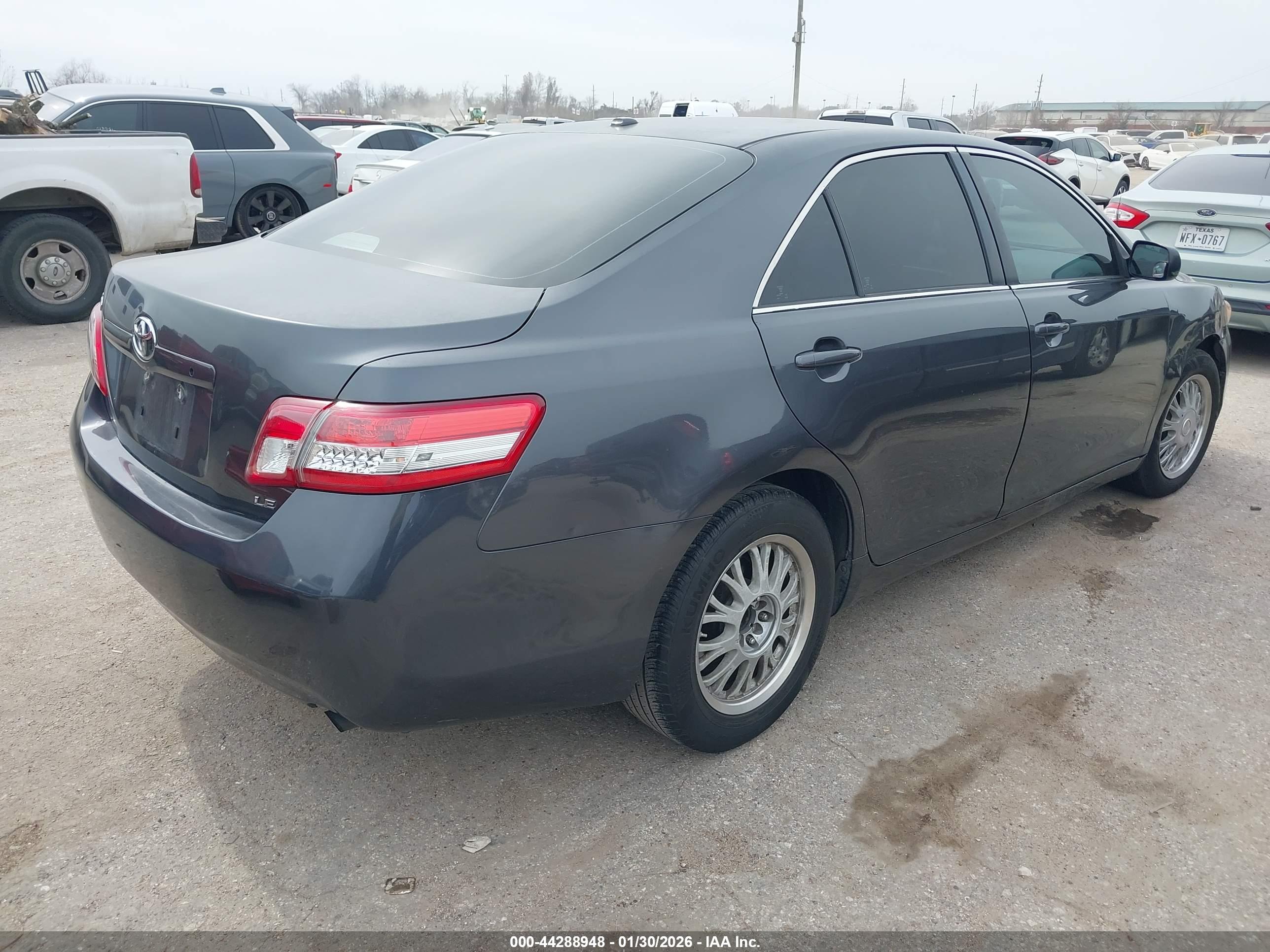 TOYOTA CAMRY image 4