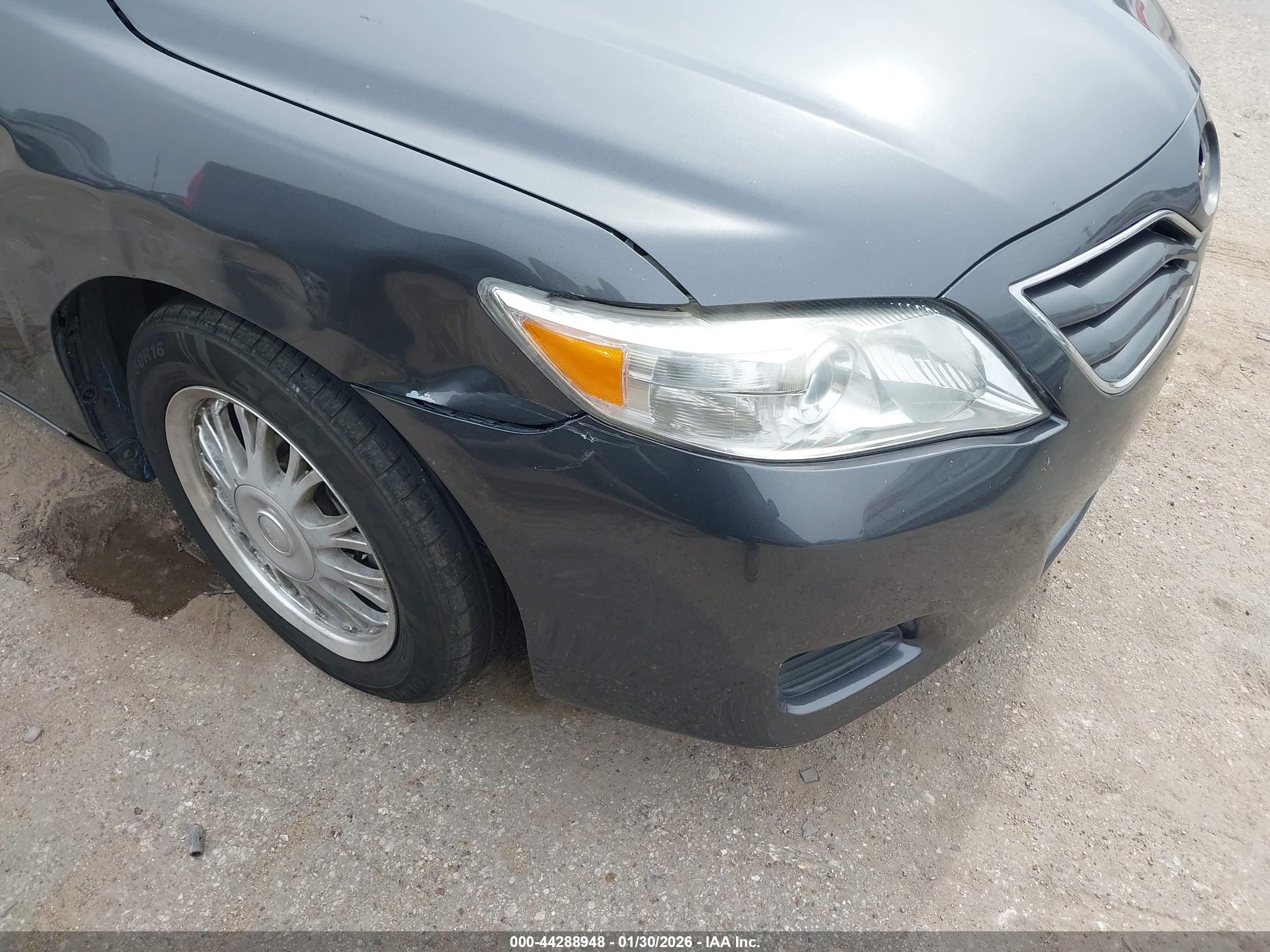 TOYOTA CAMRY image 6