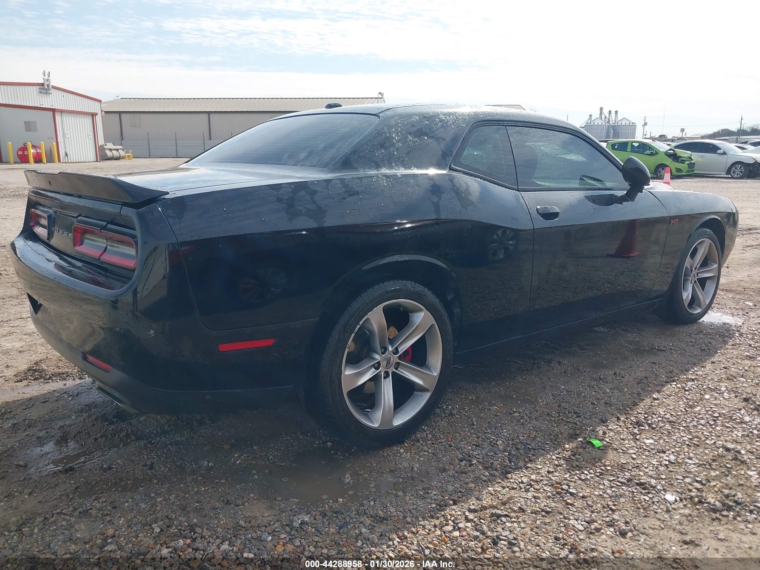 DODGE CHALLENGER image 4