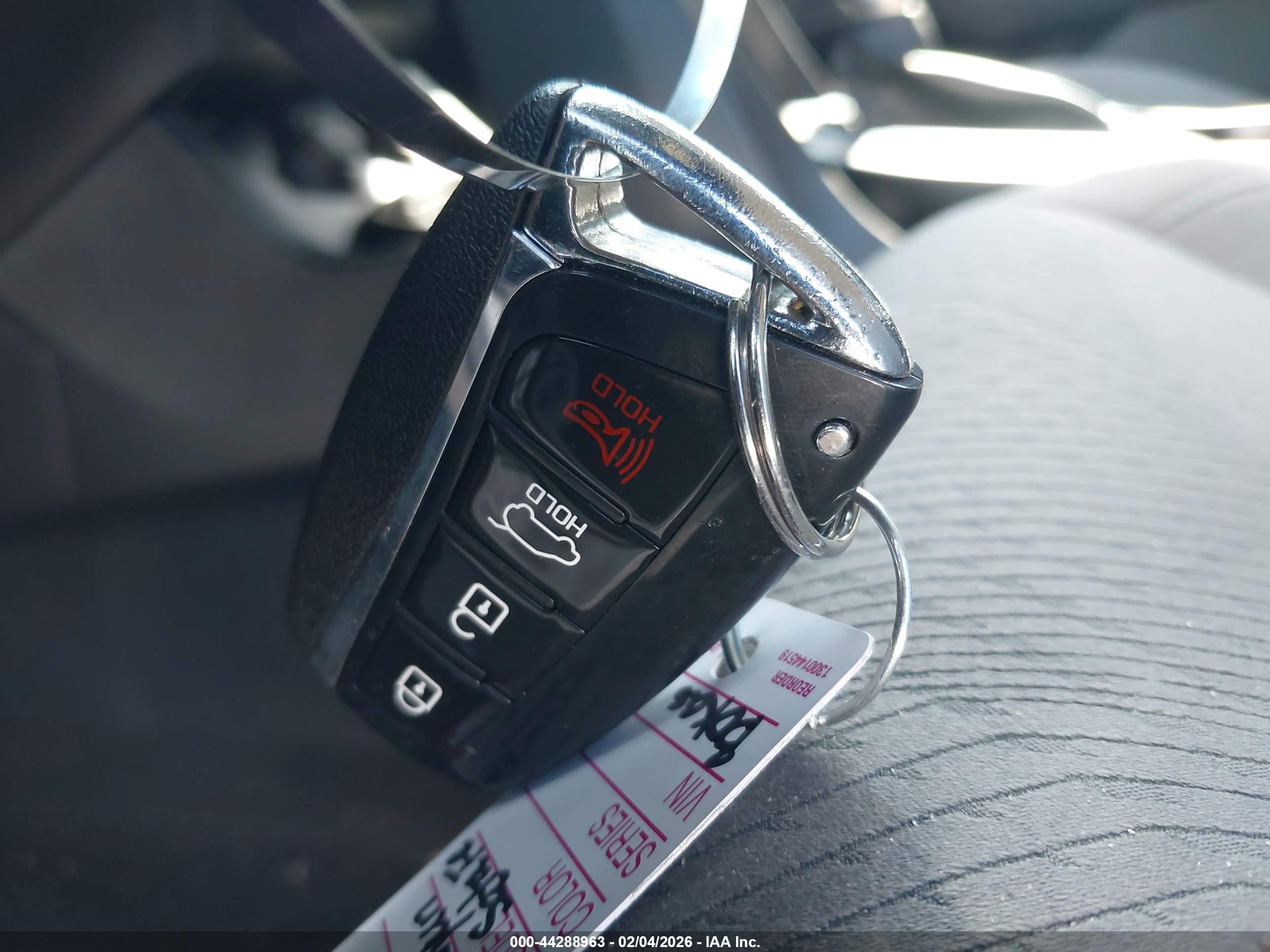 HYUNDAI SANTA image 11