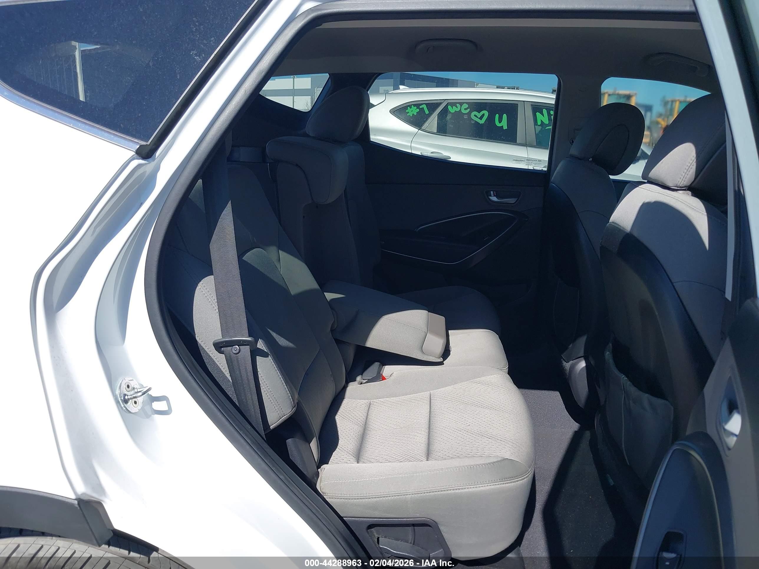 HYUNDAI SANTA image 8