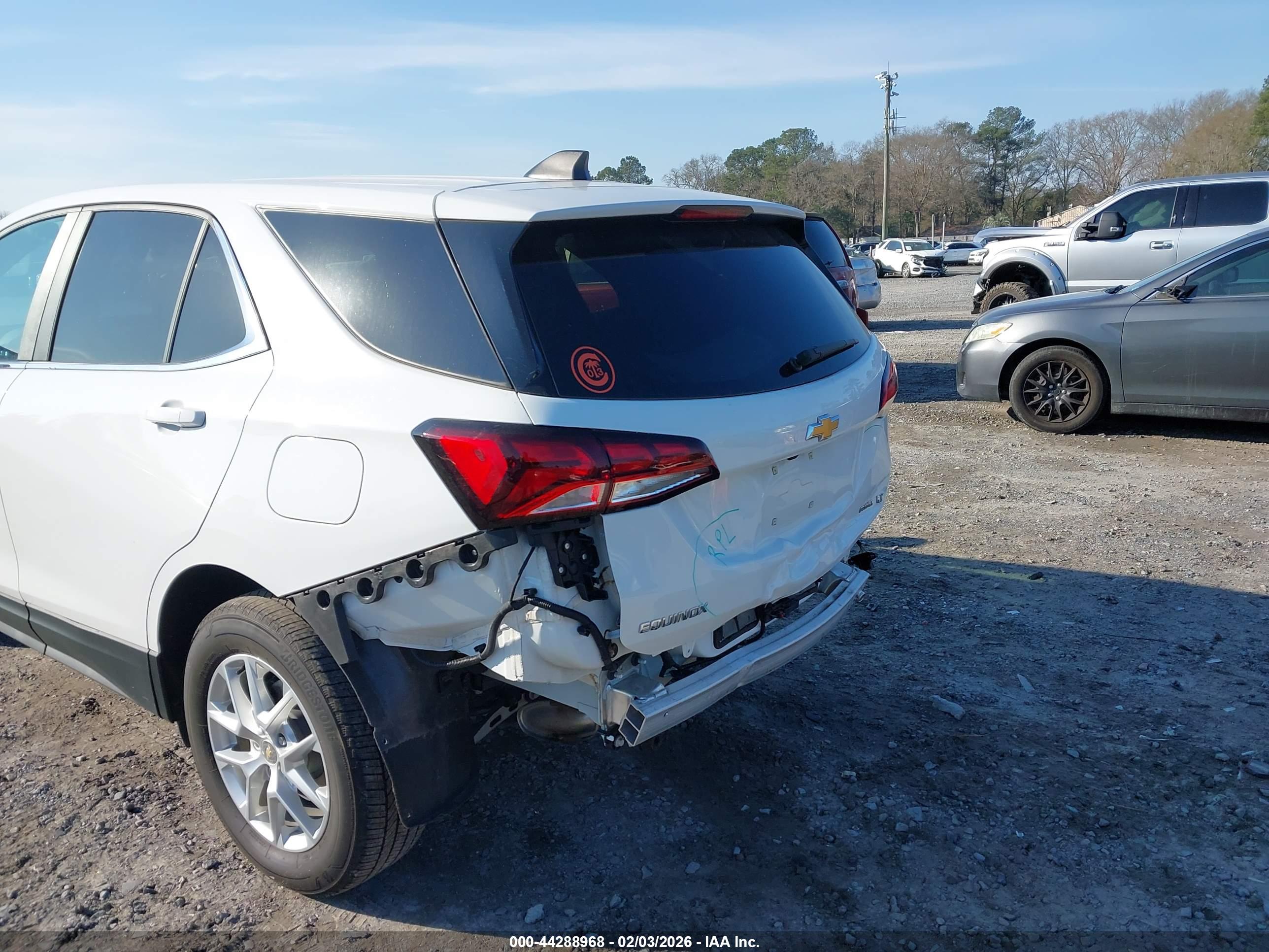 CHEVROLET EQUINOX image 6