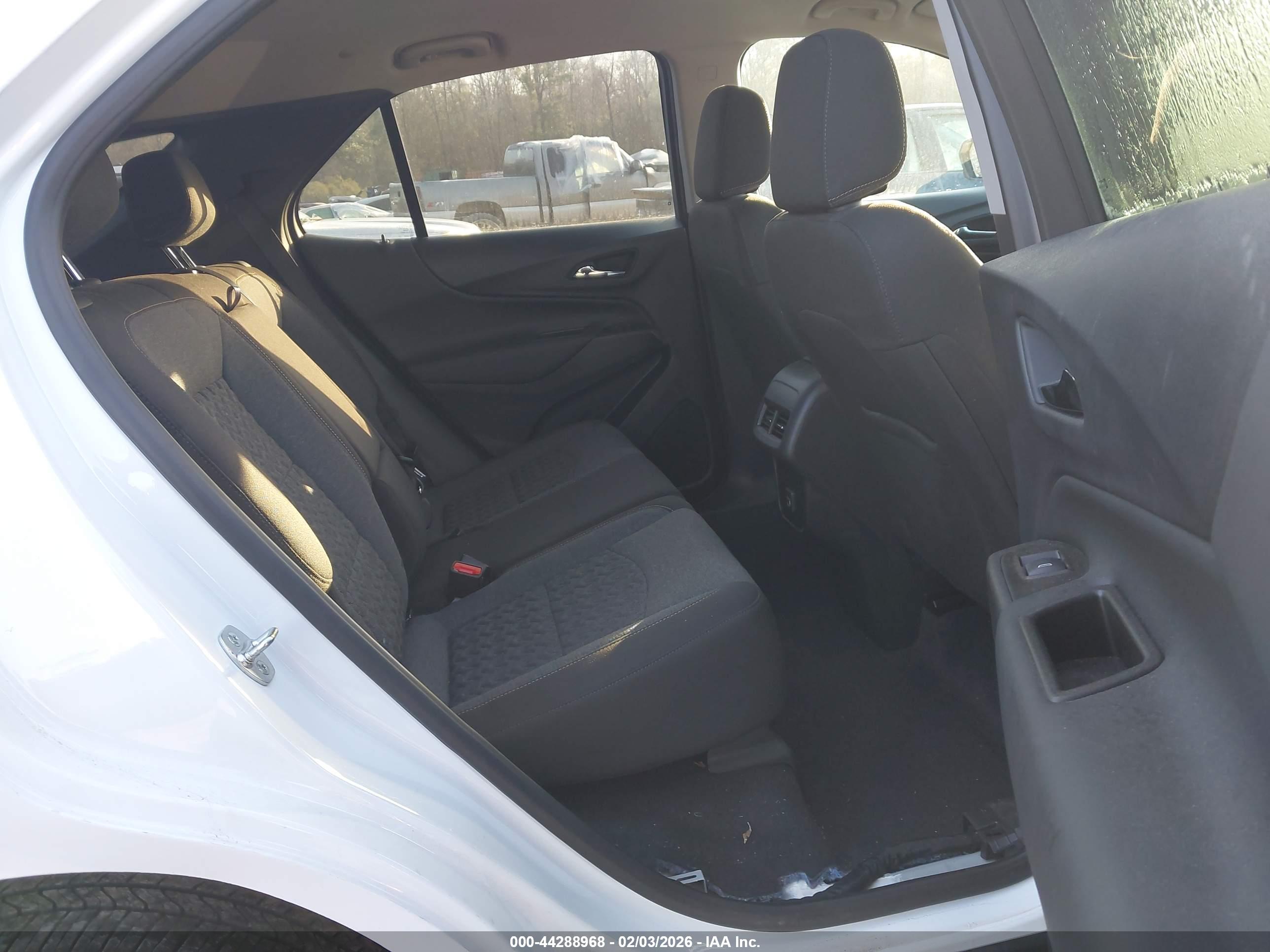 CHEVROLET EQUINOX image 8