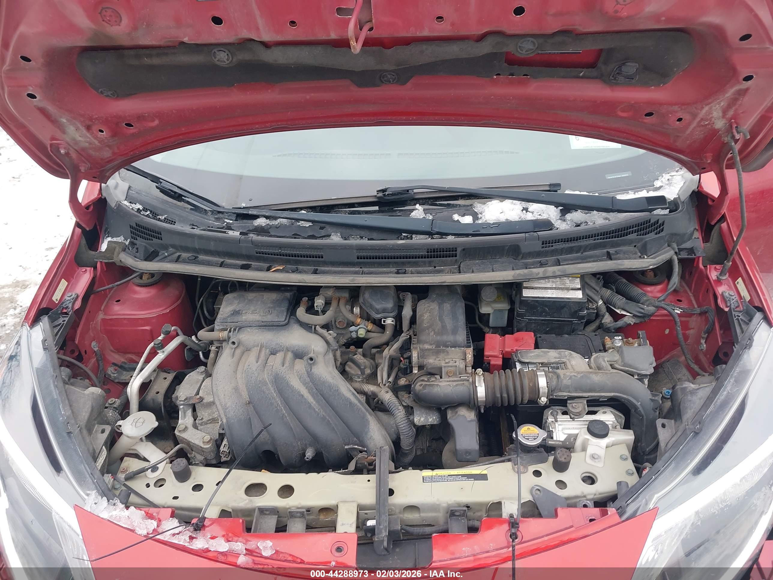 NISSAN VERSA image 10