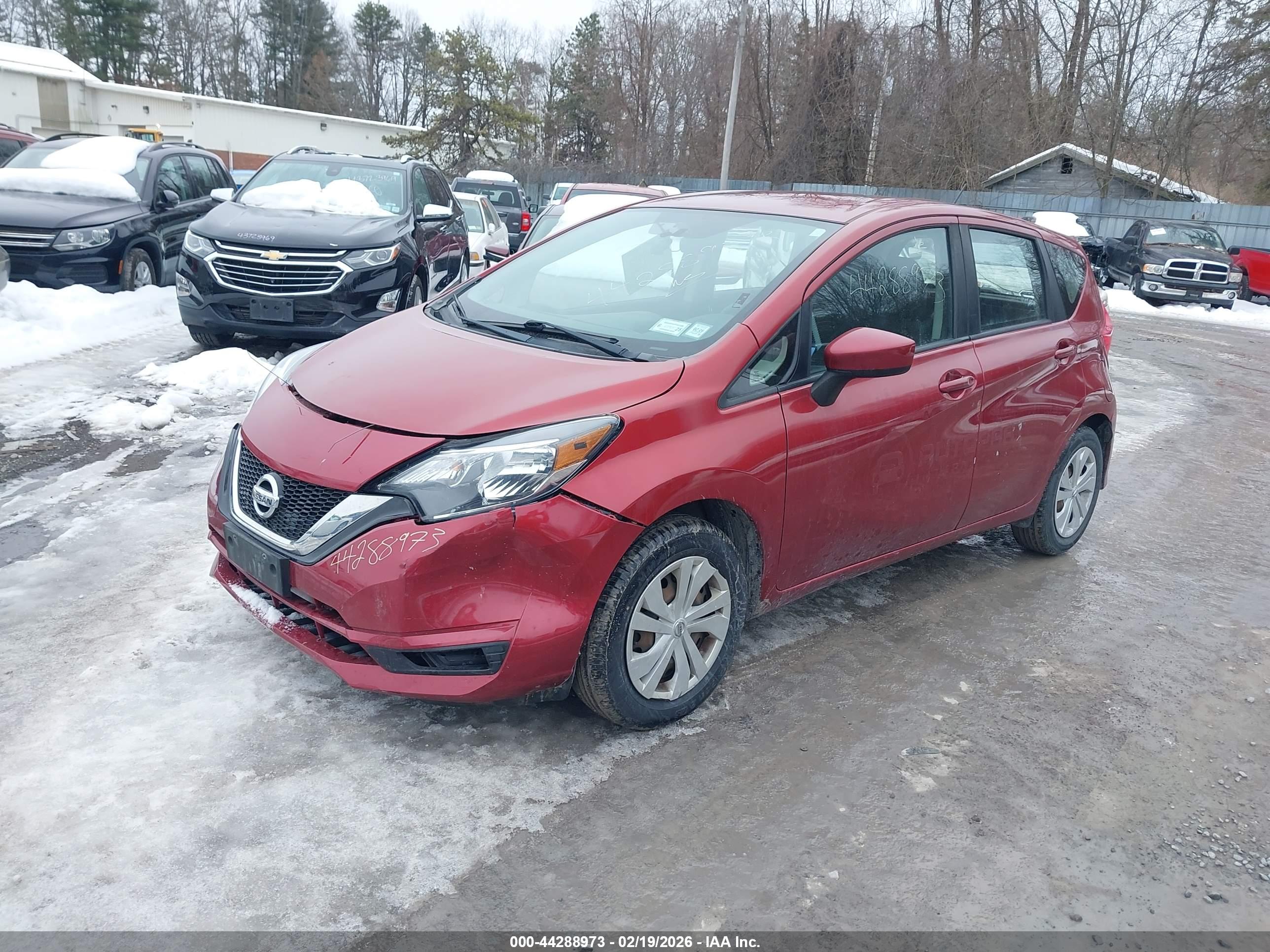 NISSAN VERSA image 2