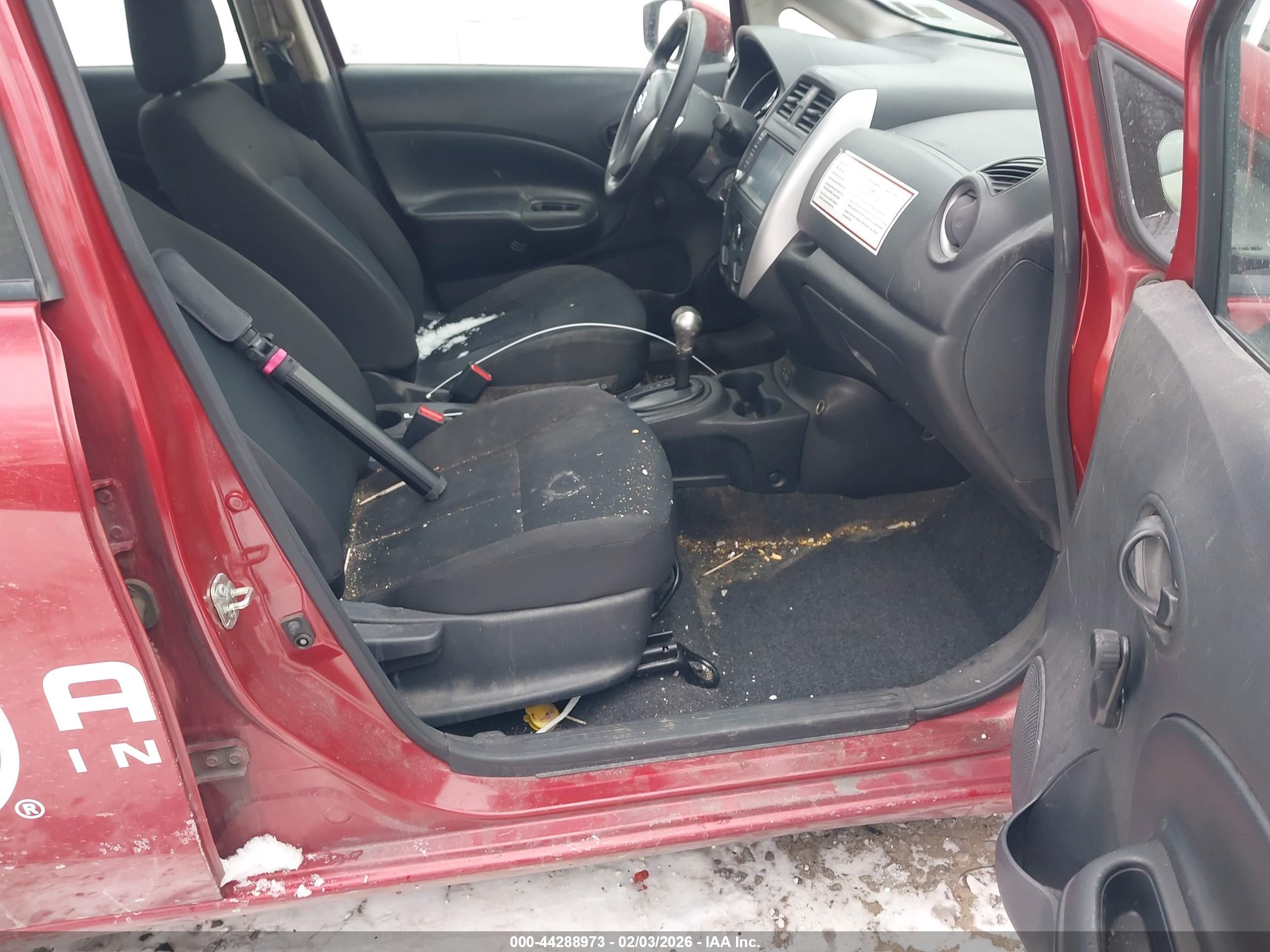 NISSAN VERSA image 5