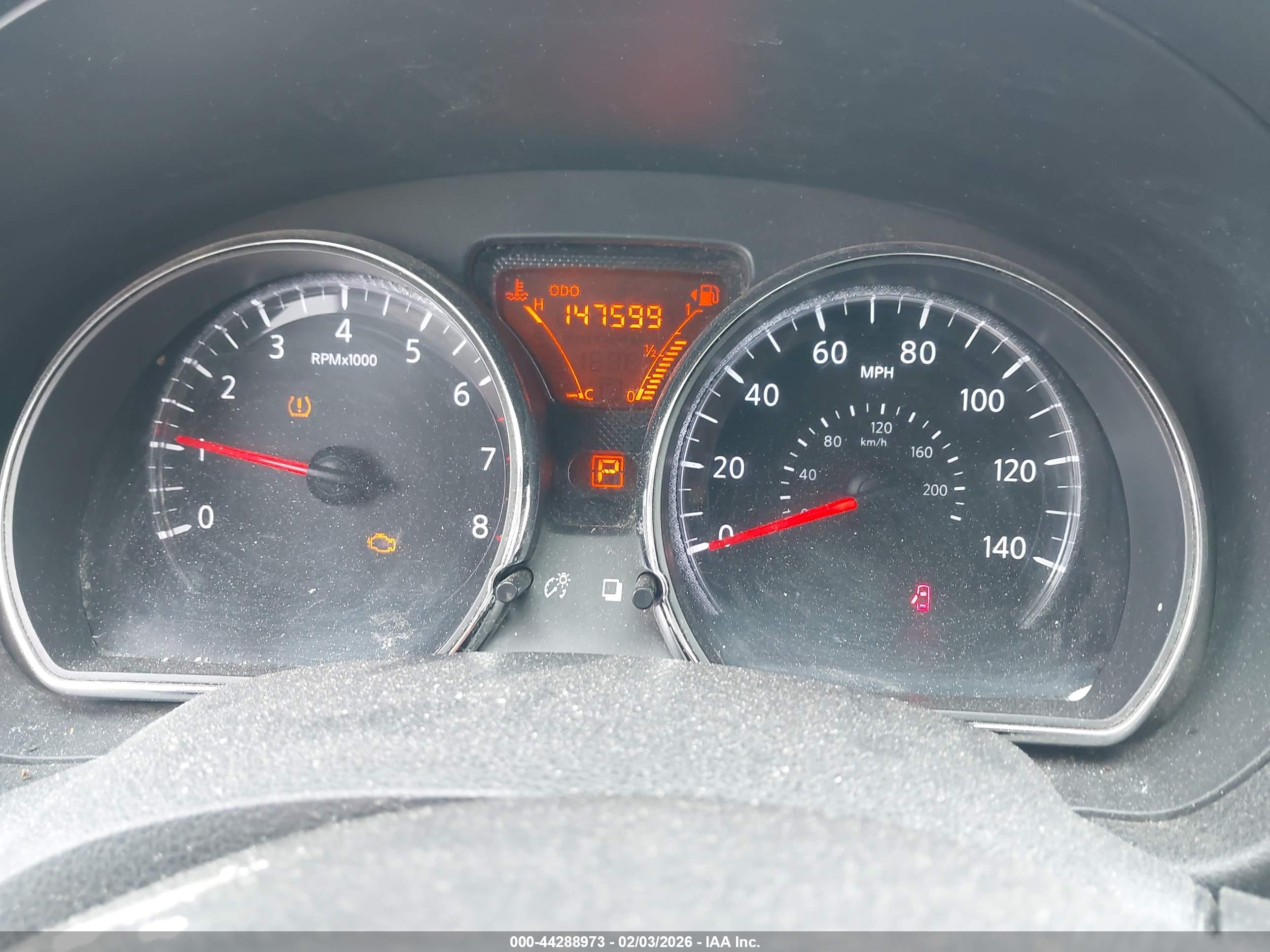 NISSAN VERSA image 7