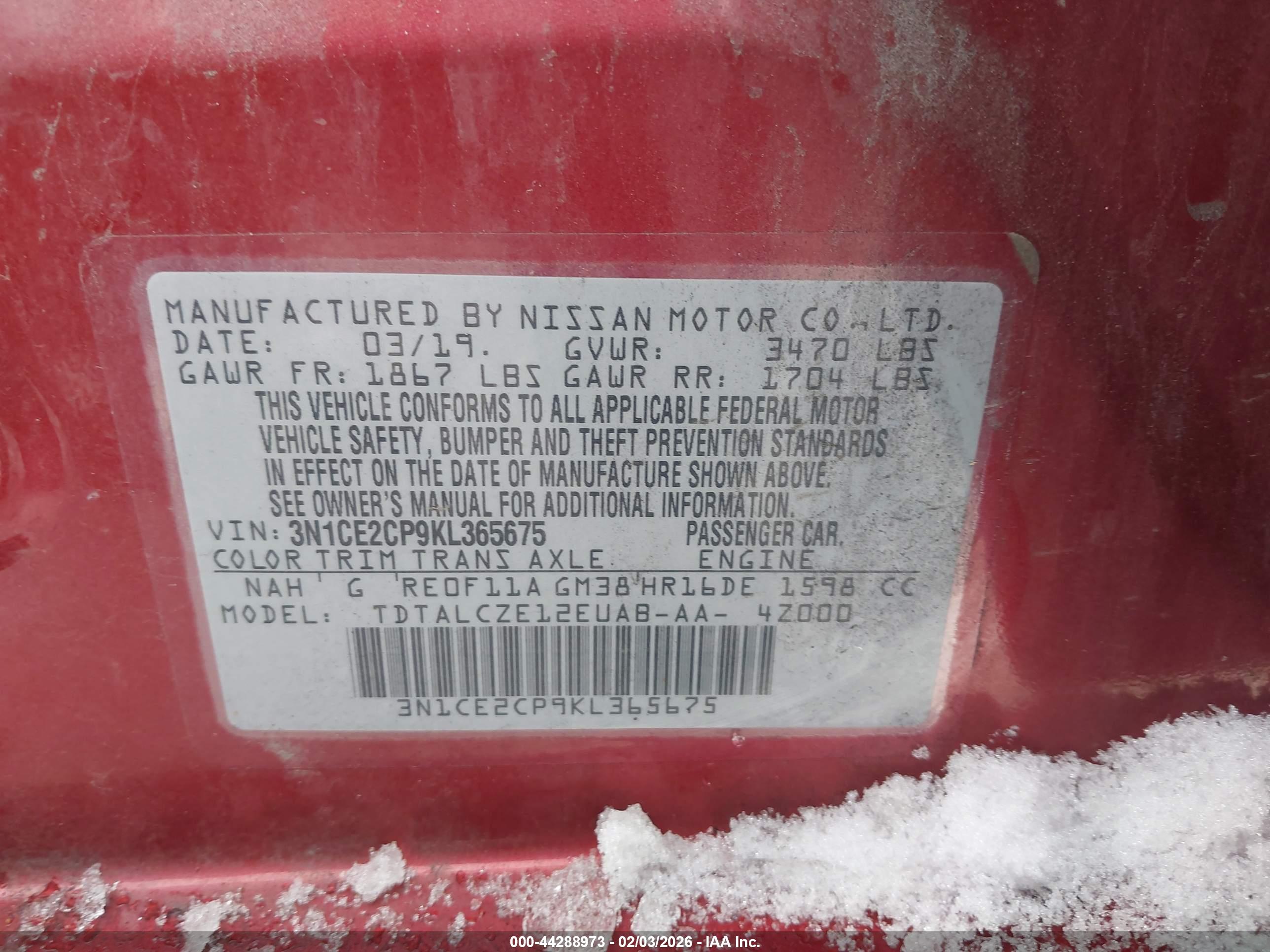 NISSAN VERSA image 9