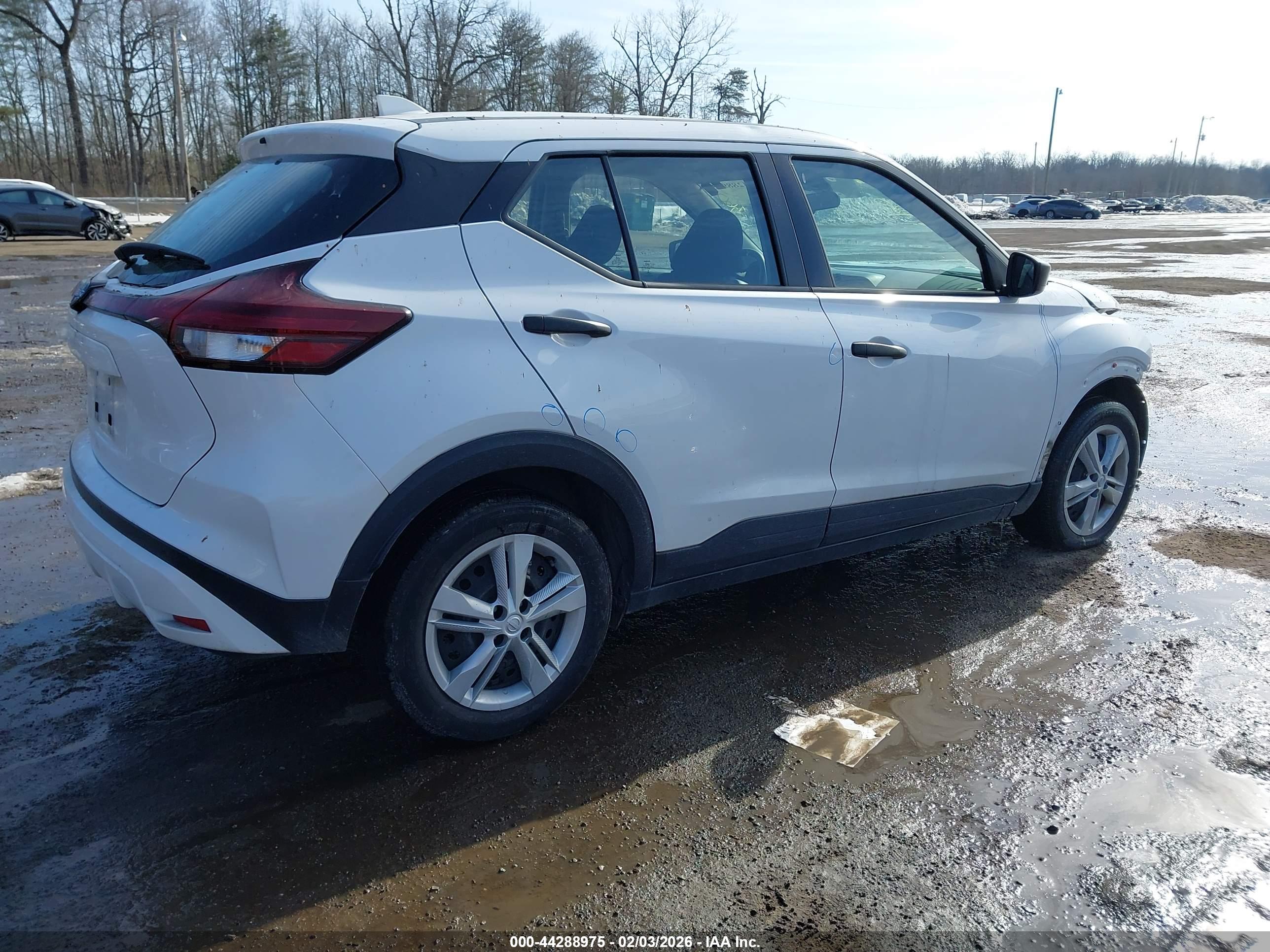 NISSAN KICKS image 4