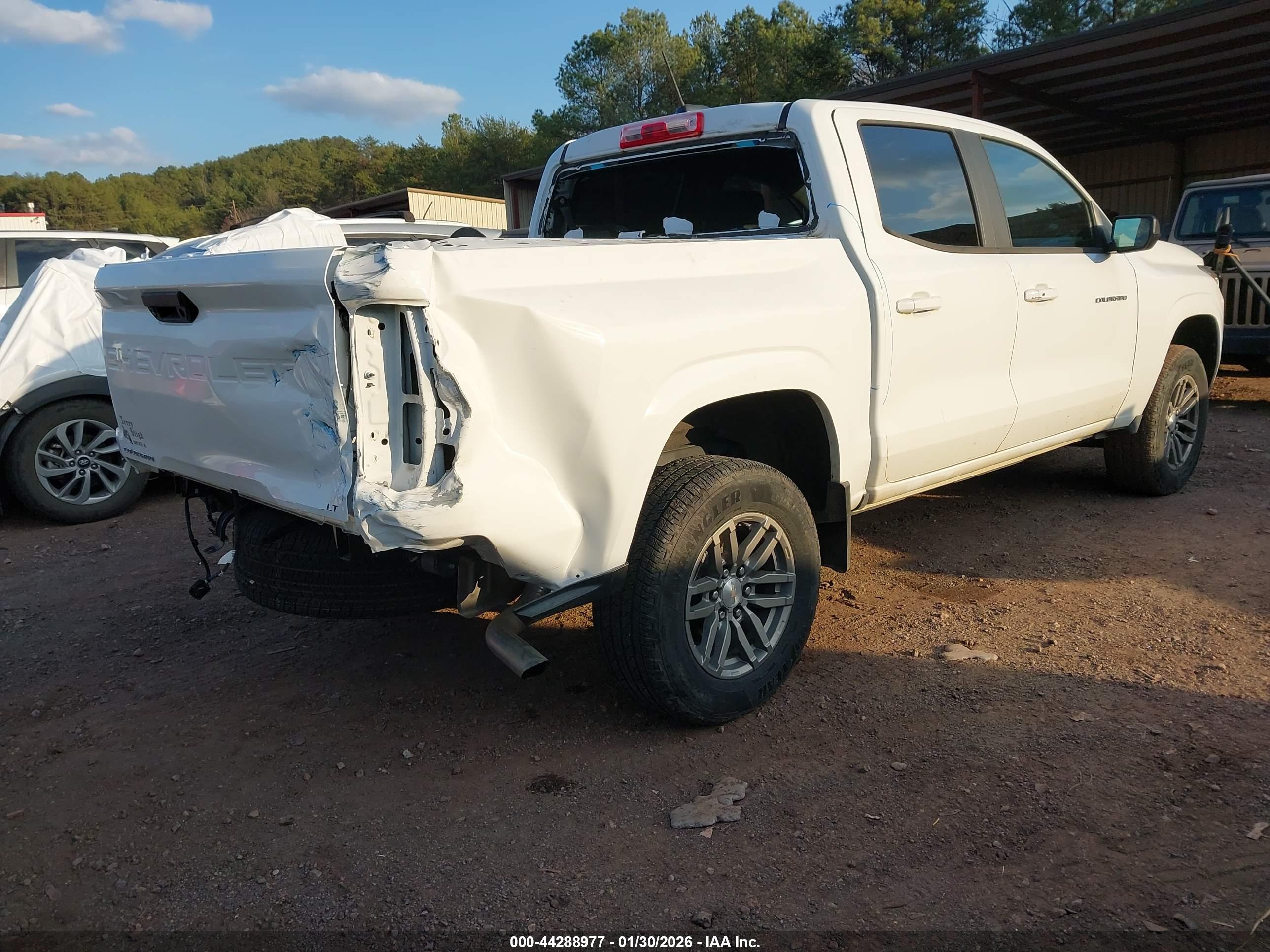 CHEVROLET COLORADO image 4
