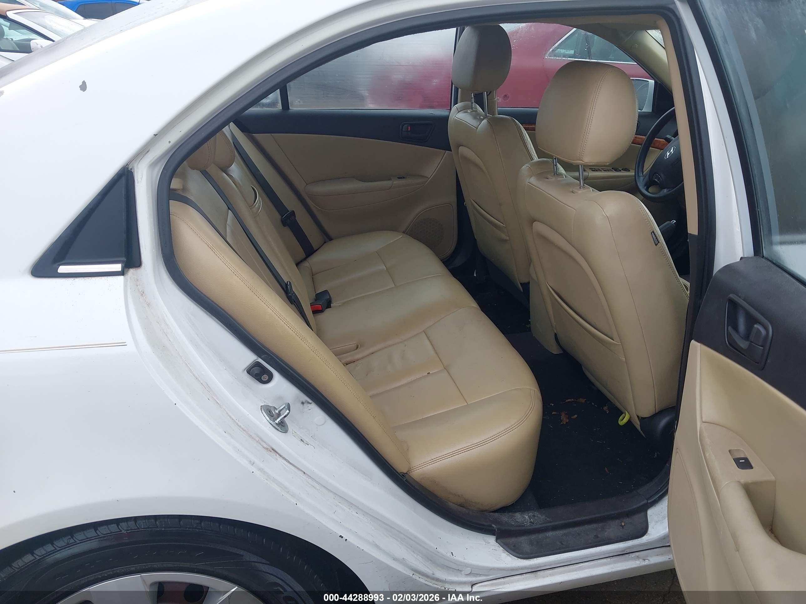 HYUNDAI SONATA image 8