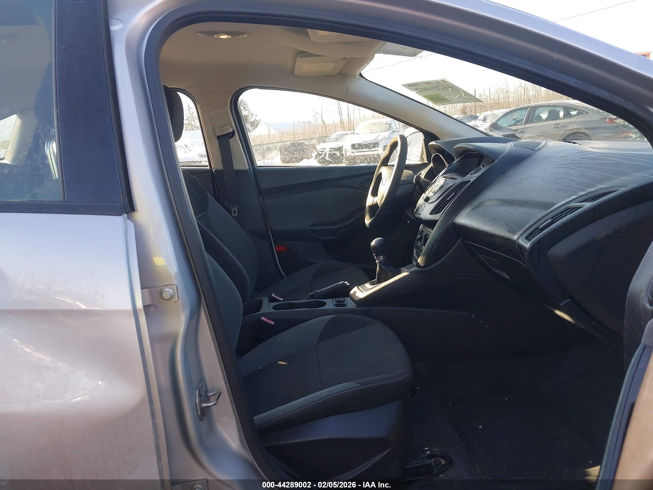 FORD FOCUS image 5
