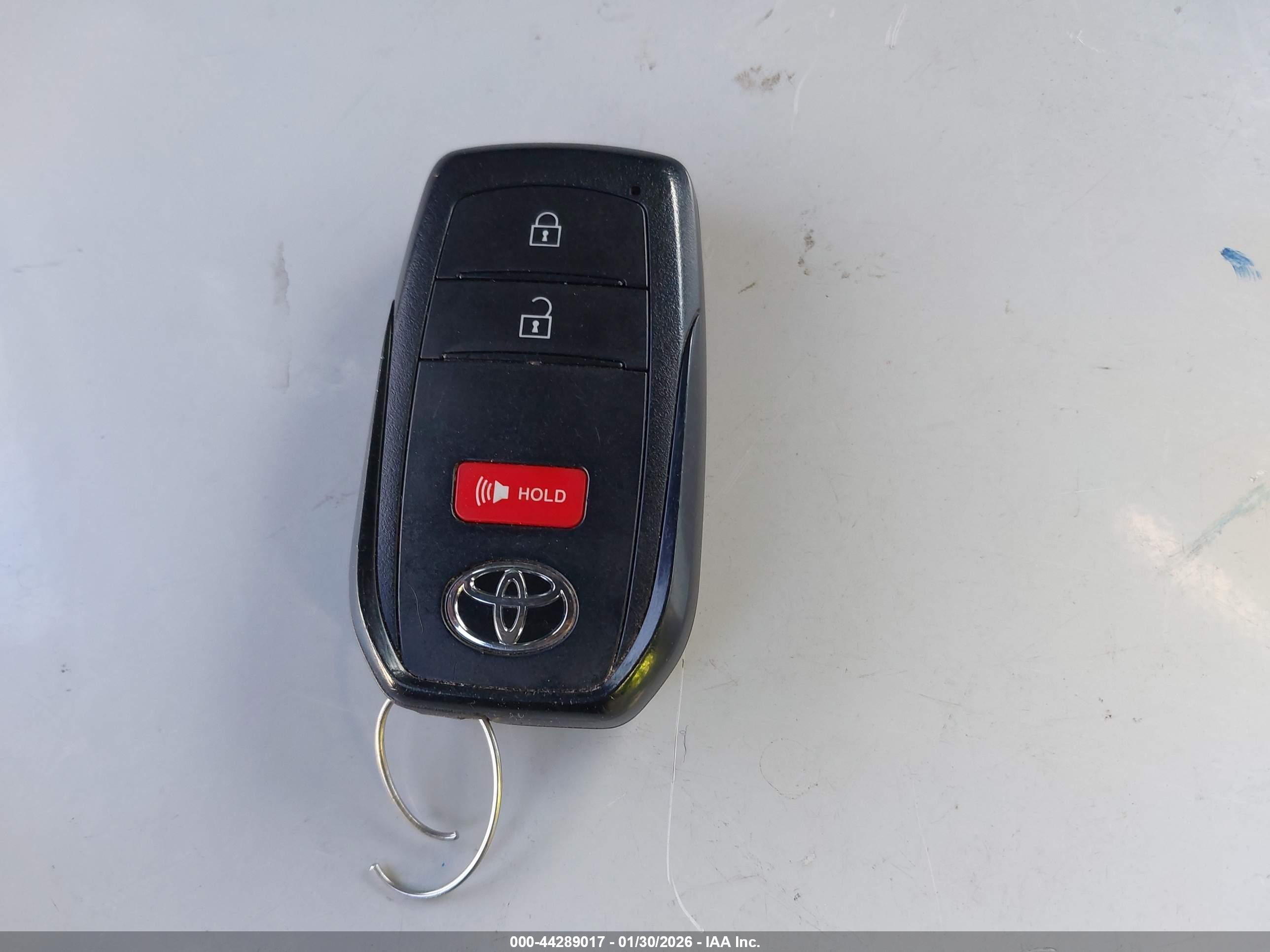 TOYOTA PRIUS image 11