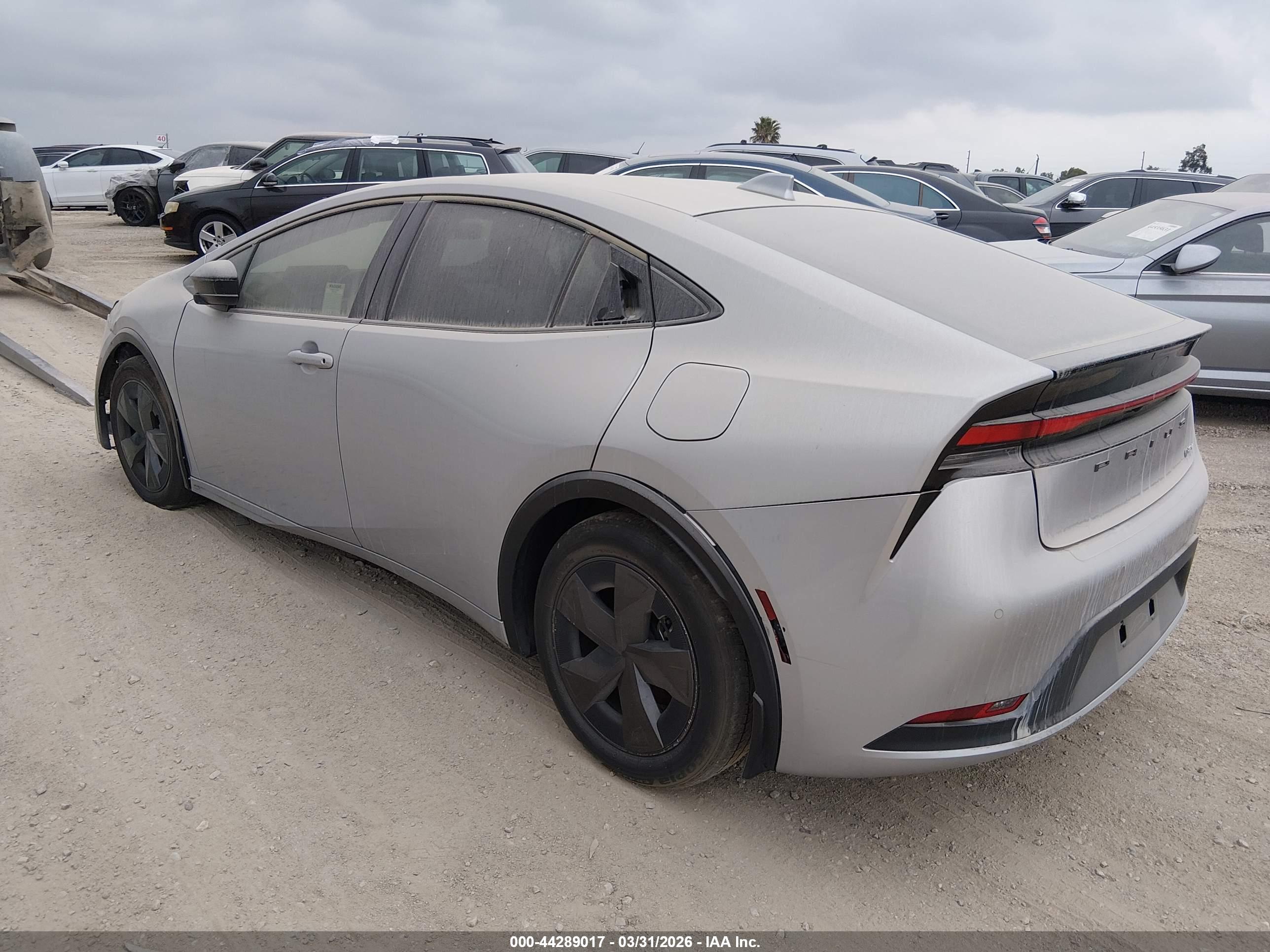 TOYOTA PRIUS image 3
