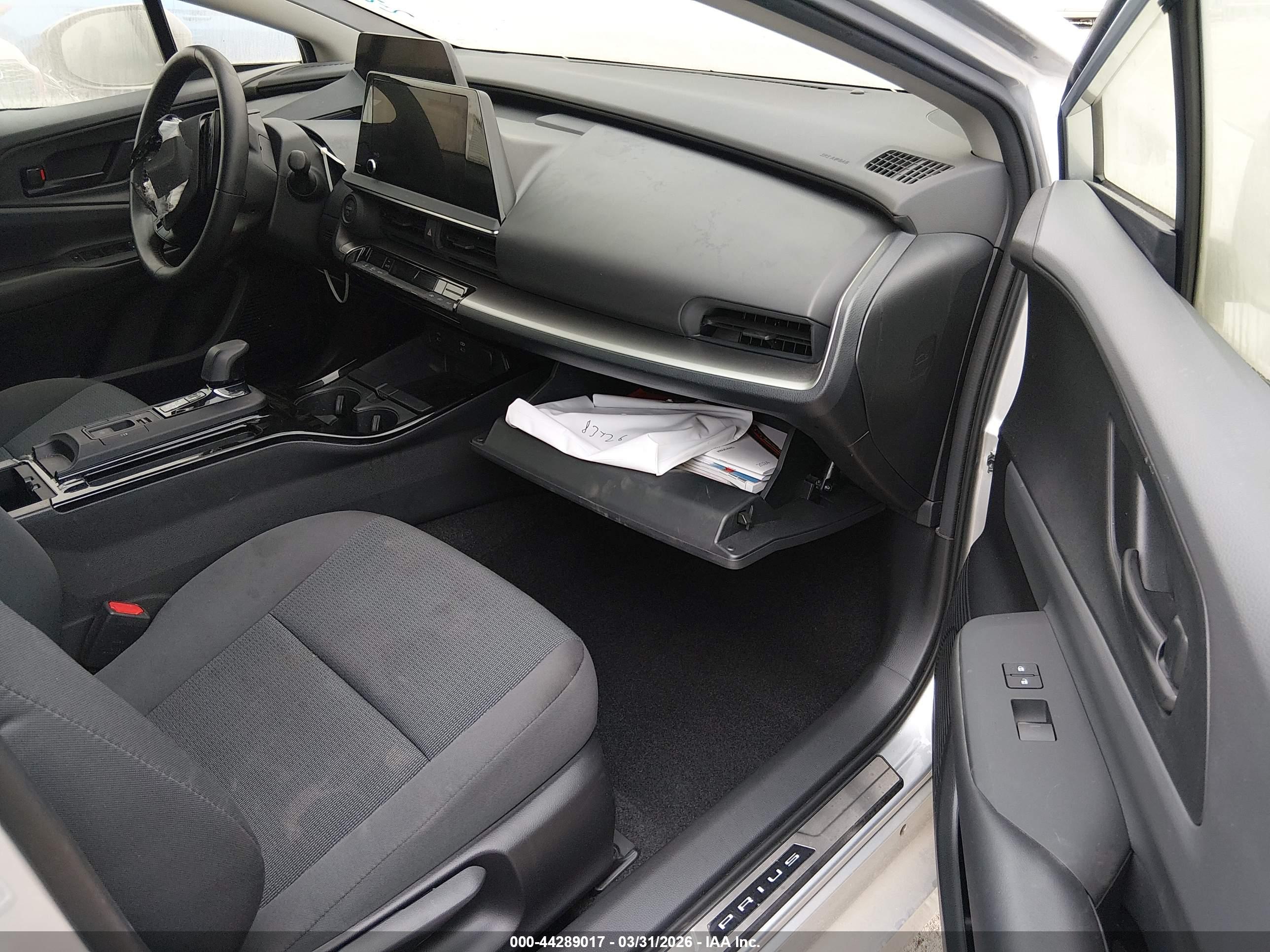 TOYOTA PRIUS image 5