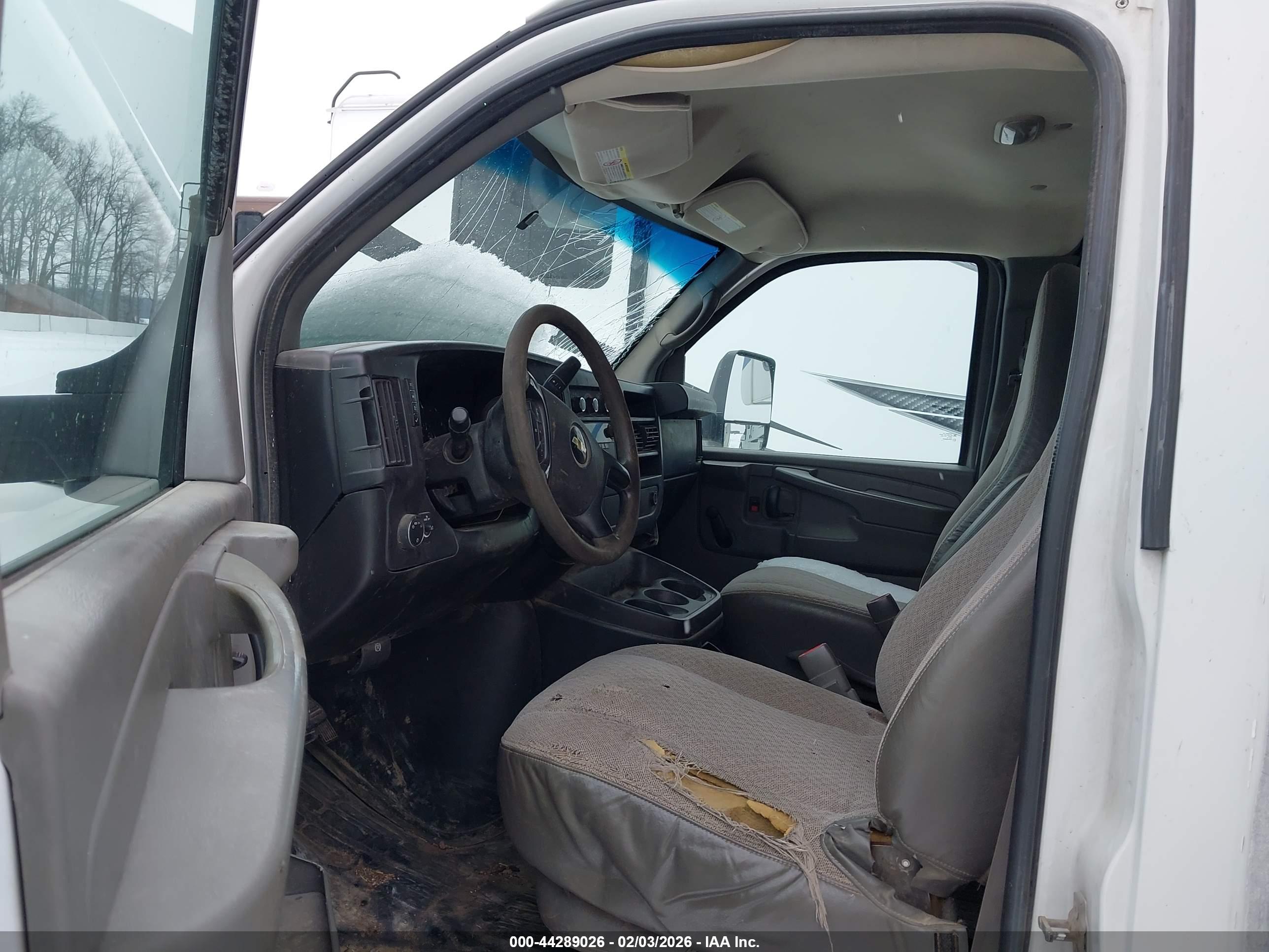 CHEVROLET EXPRESS image 8