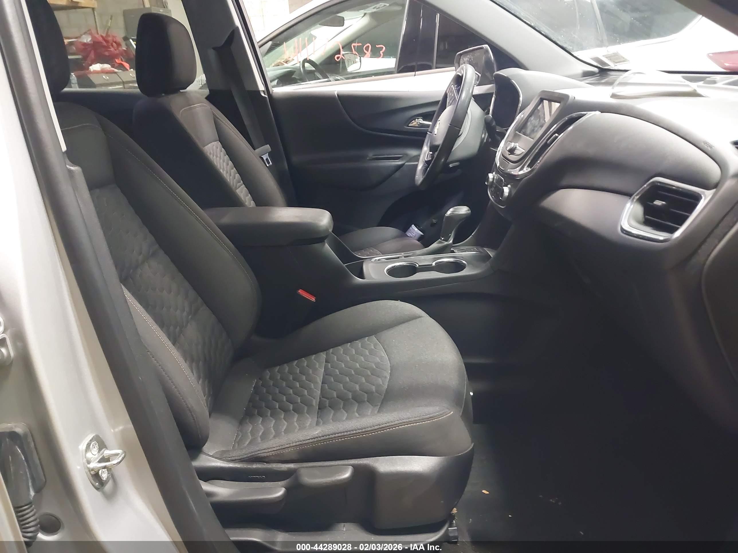 CHEVROLET EQUINOX image 5