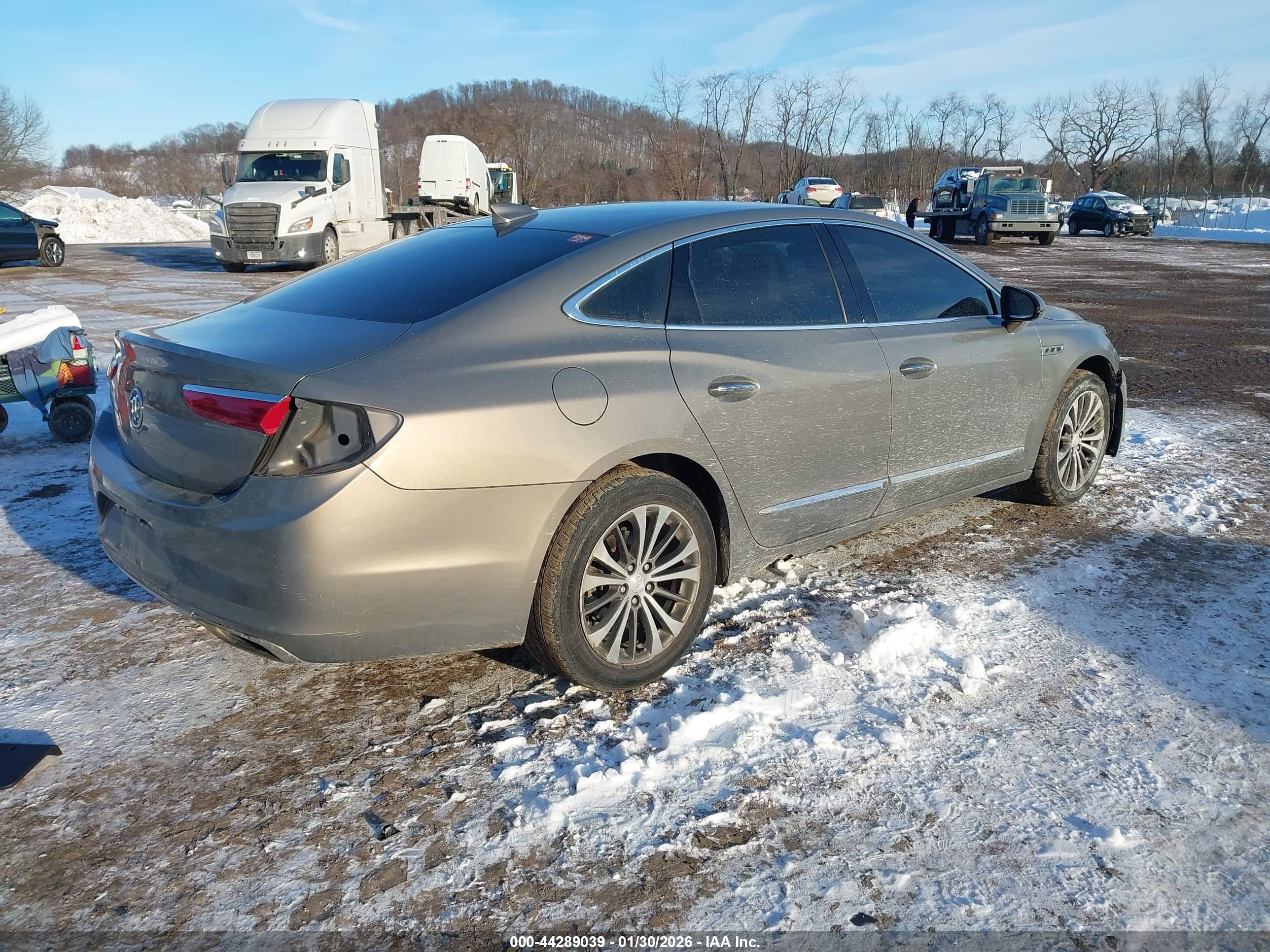 BUICK LACROSSE image 4