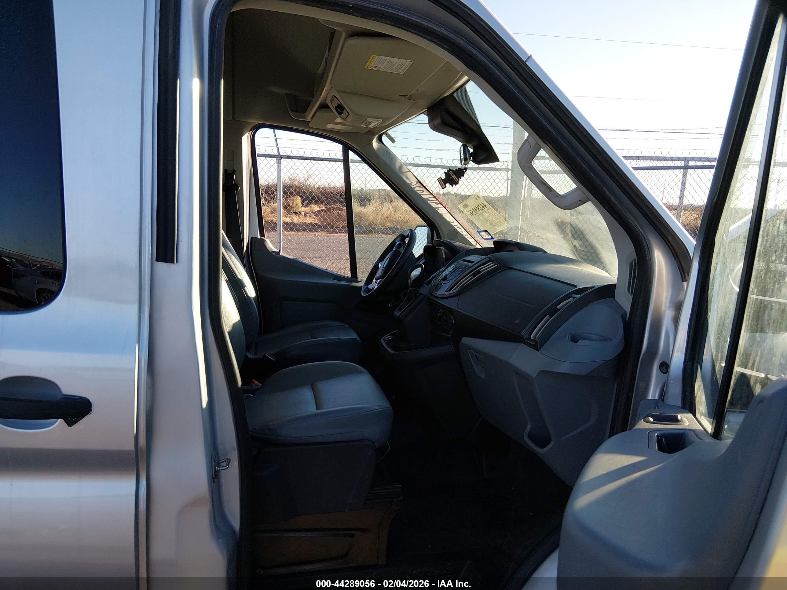 FORD TRANSIT-350 image 5