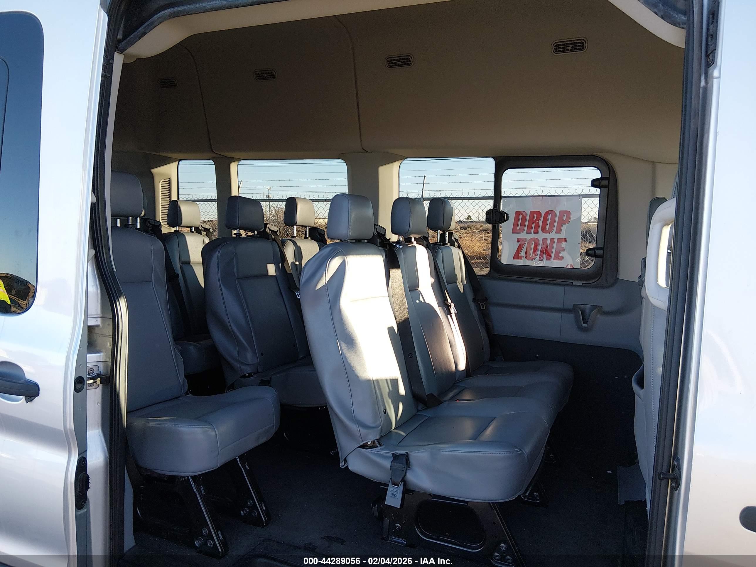 FORD TRANSIT-350 image 8