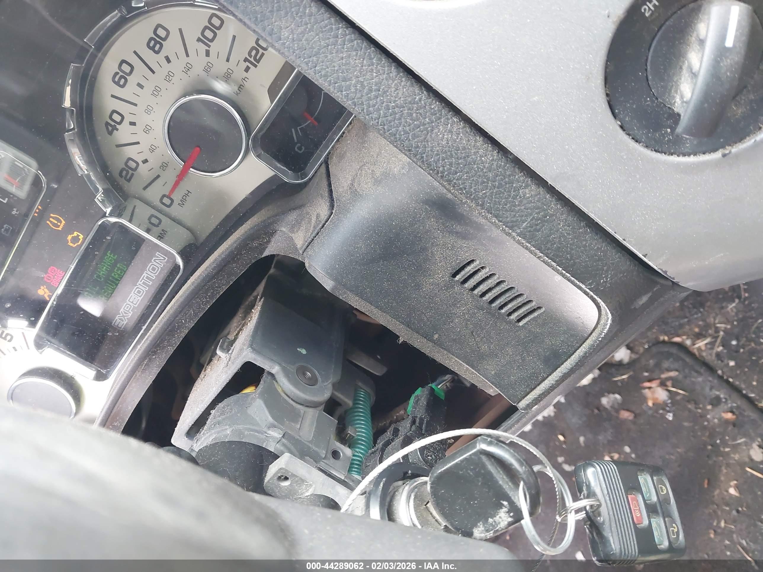 FORD EXPEDITION image 11