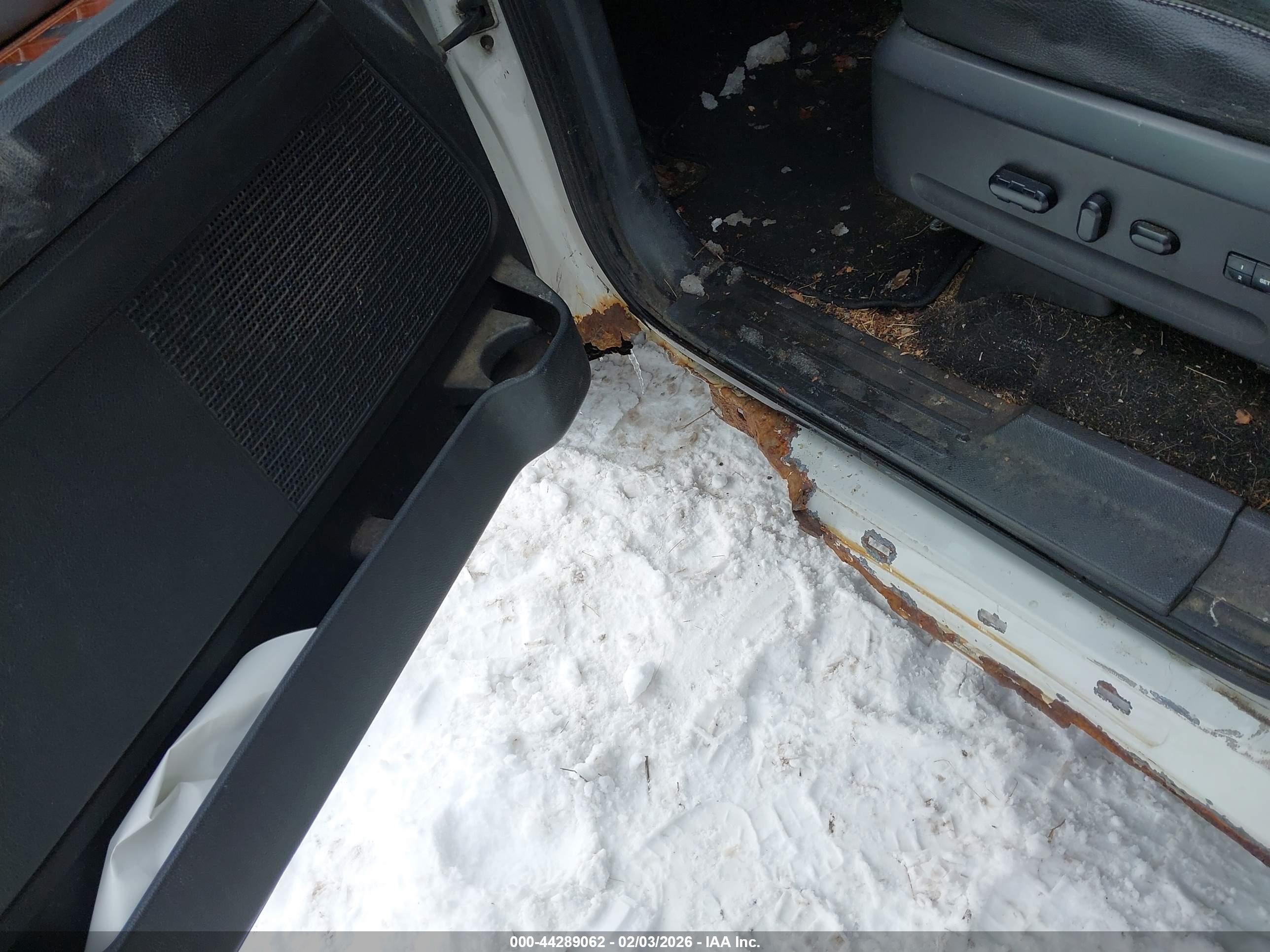 FORD EXPEDITION image 6